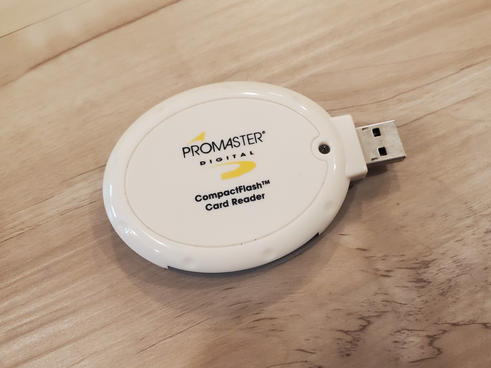 ProMaster  Digital Multimedia Card Reader / Writer Code 8843
