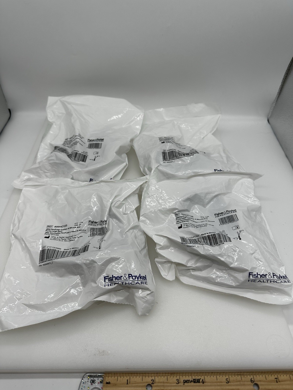 Lot of 4 - Genuine OEM Fisher & Paykel CUSHION & SEAL 400HC123 Large SEALED