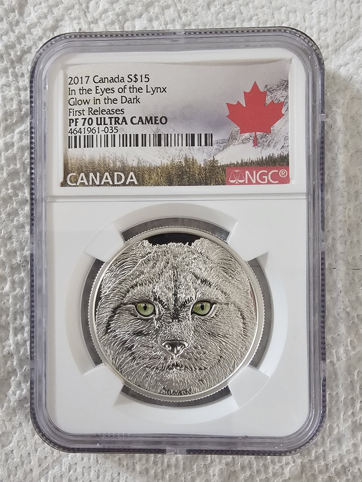 2017 CANADA $15 Fine Silver In The Eyes of the Lynx Glow-in-the Dark