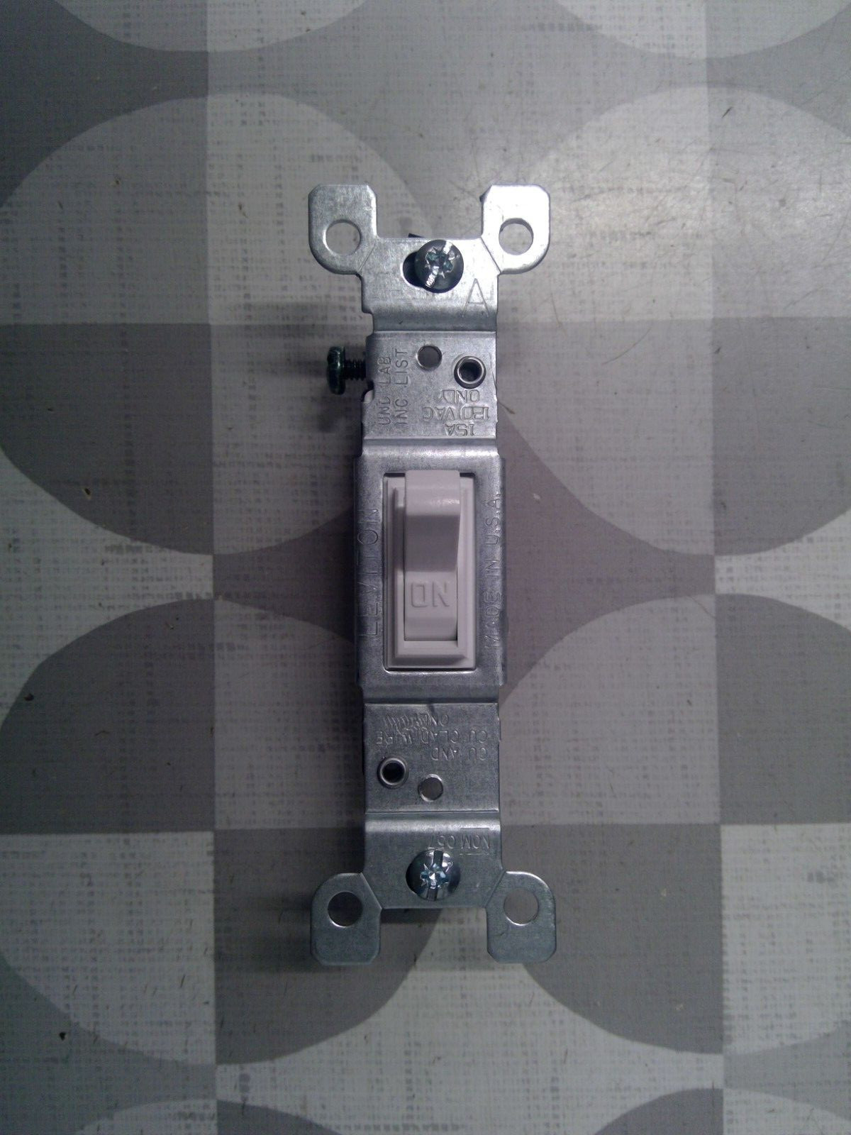 Leviton 1451-2W 15A 120V Grounding Switch, White **Free Shipping**