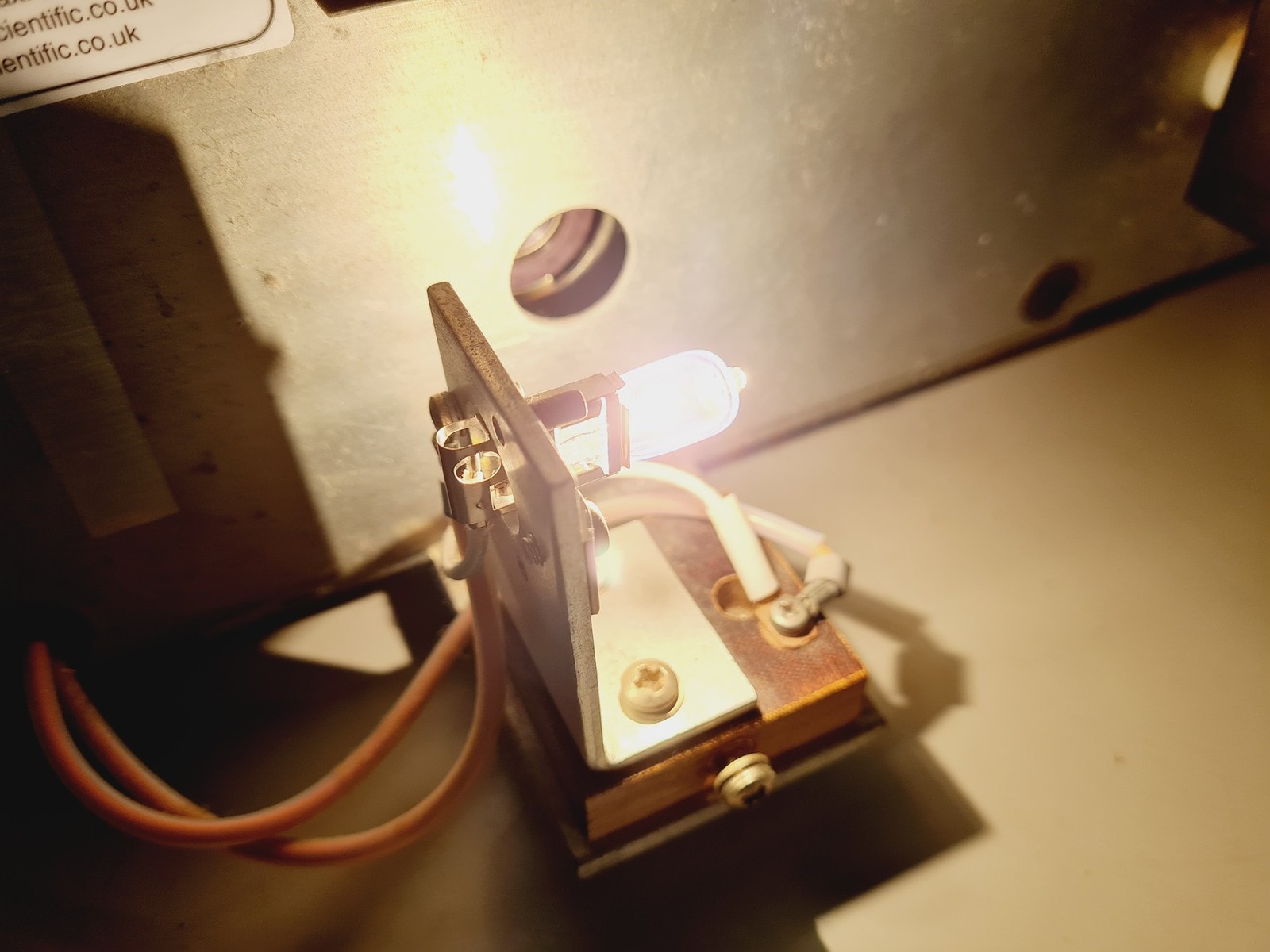 CECIL CE 2030 Spectrometer Lab