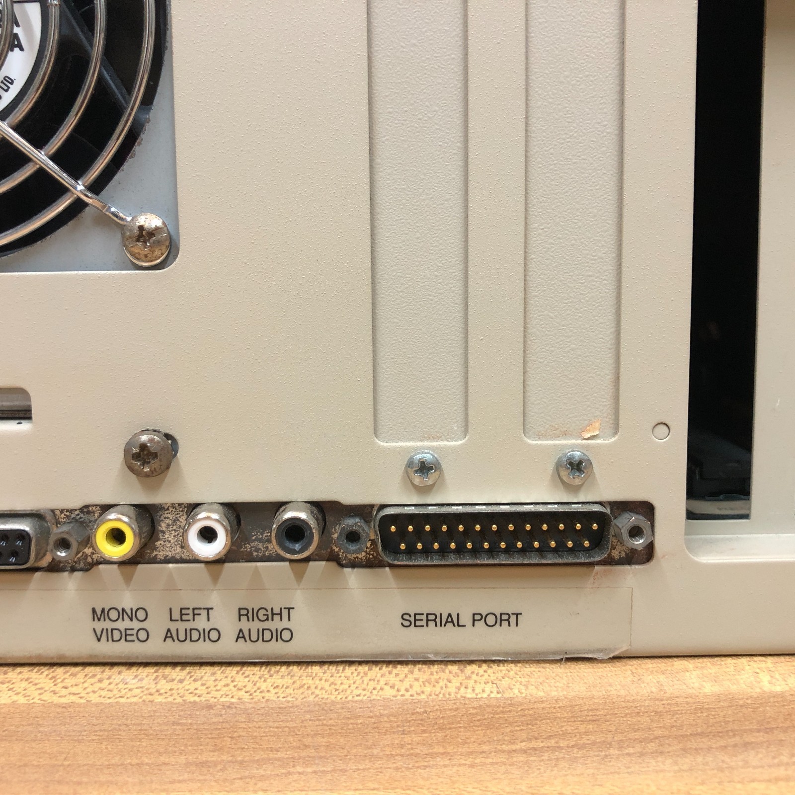 Vintage Commodore Amiga A2000HD Computer (WORKS)