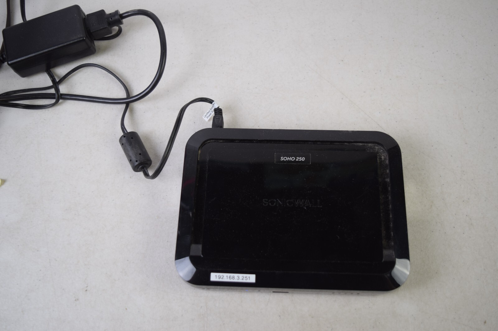 Sonicwall SOHO 250 Network Security/Firewall Appliance 02-SSC-5631 - Ships Free