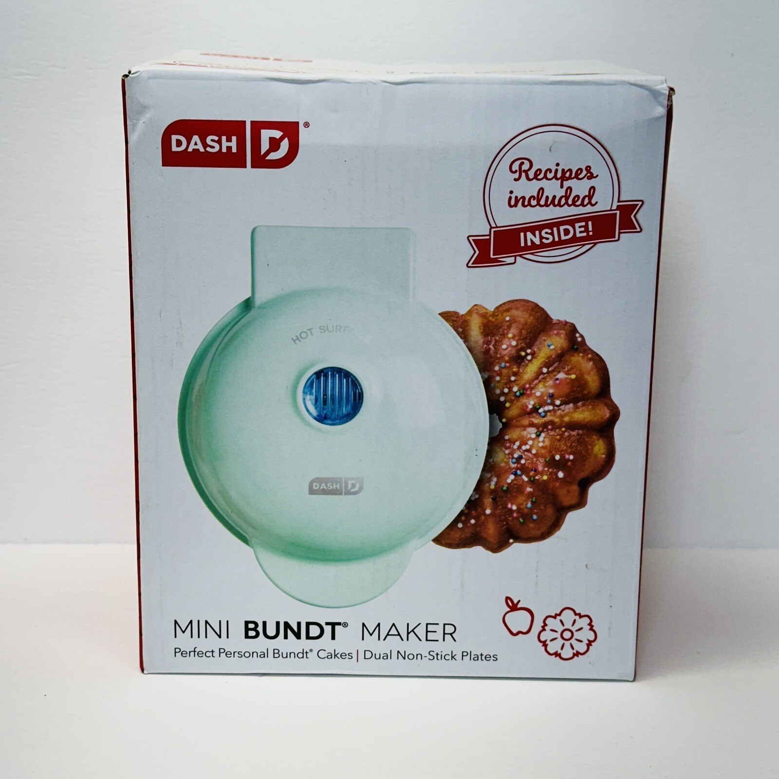 Dash Mini Bundt Cake Maker Mint Green NonStick Plates No Recipe Book NEW