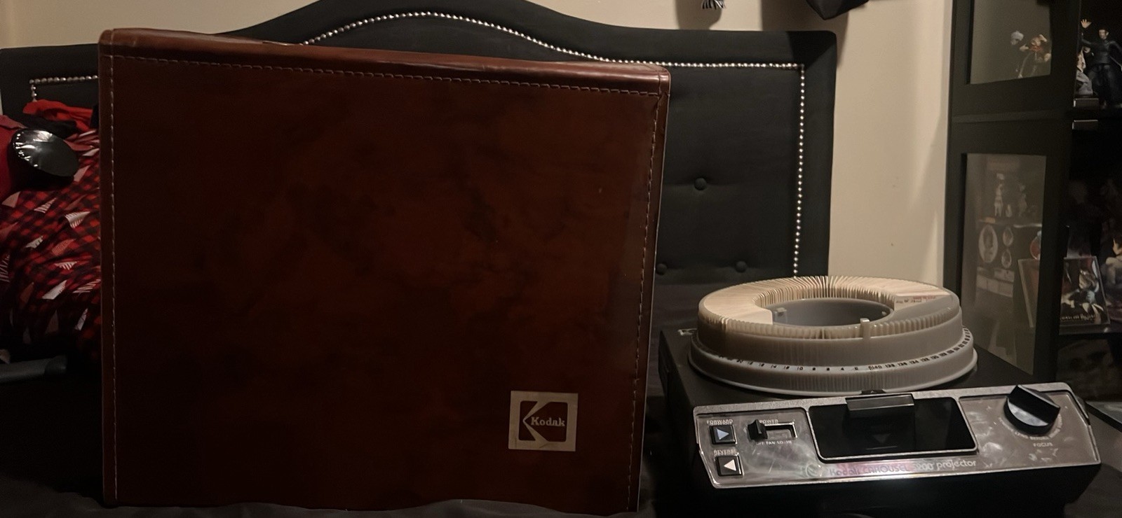 Kodak Carousel 5200 Vintage 35mm Slide Projector Leather Case, Remote, and Tray