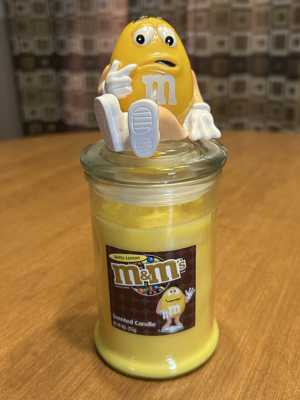M&M's Collectible 9 OZ Candle Jar "Yellow" Spins on Lid Nutty Lemon Scent New!