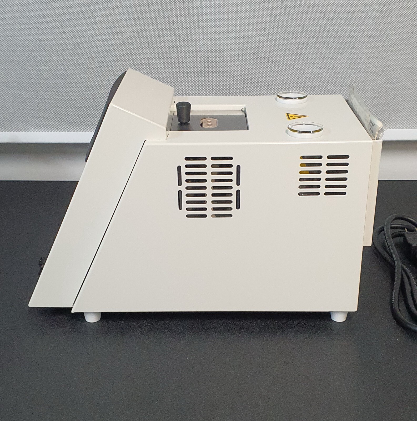 Buchi B-545 Melting point / Boiling point determination