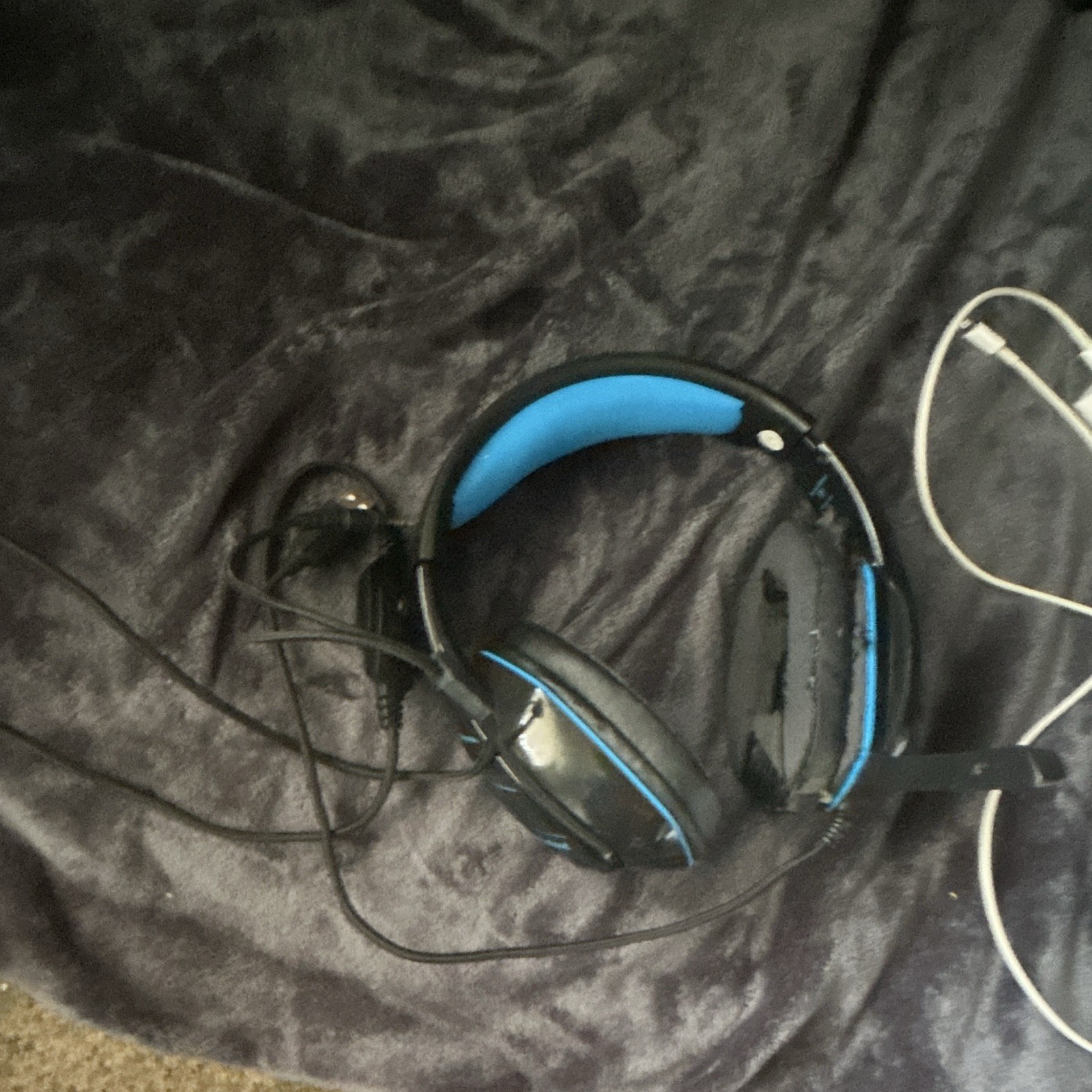 Black/Blue Over-Ear Wired Gaming Headset Headband w/ Boom Mic 3.5mm+USB
