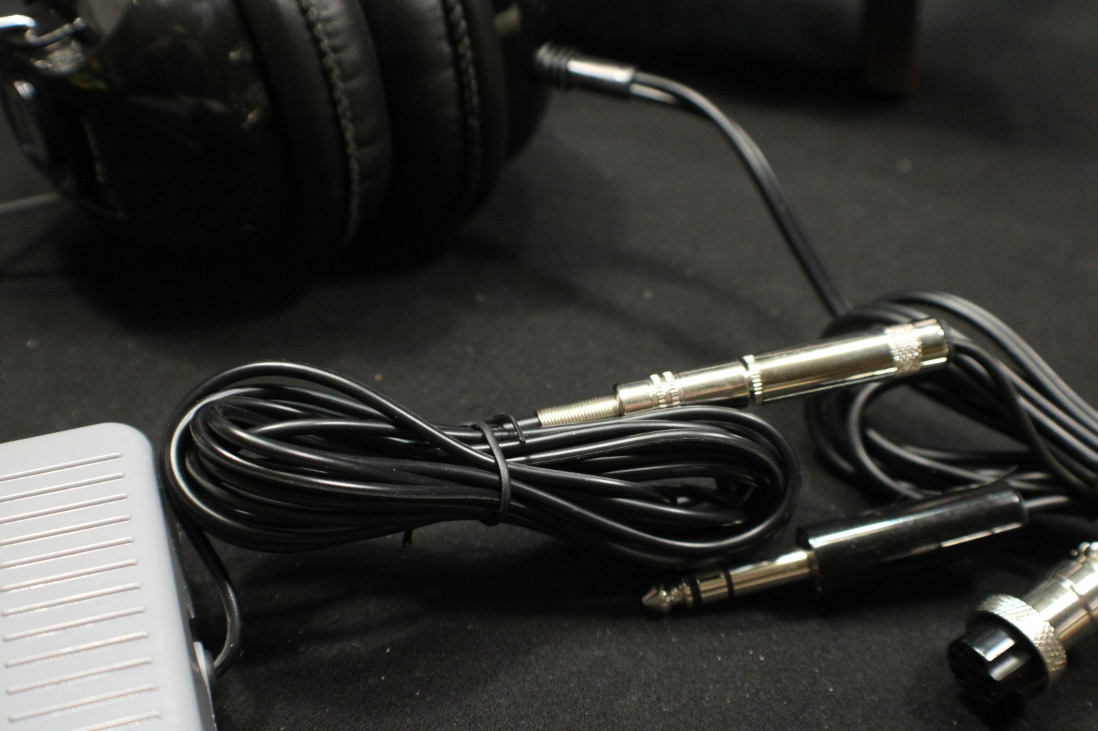 Rugged Air RA 200 General Aviation Pilot Headphone set with Microphone untested