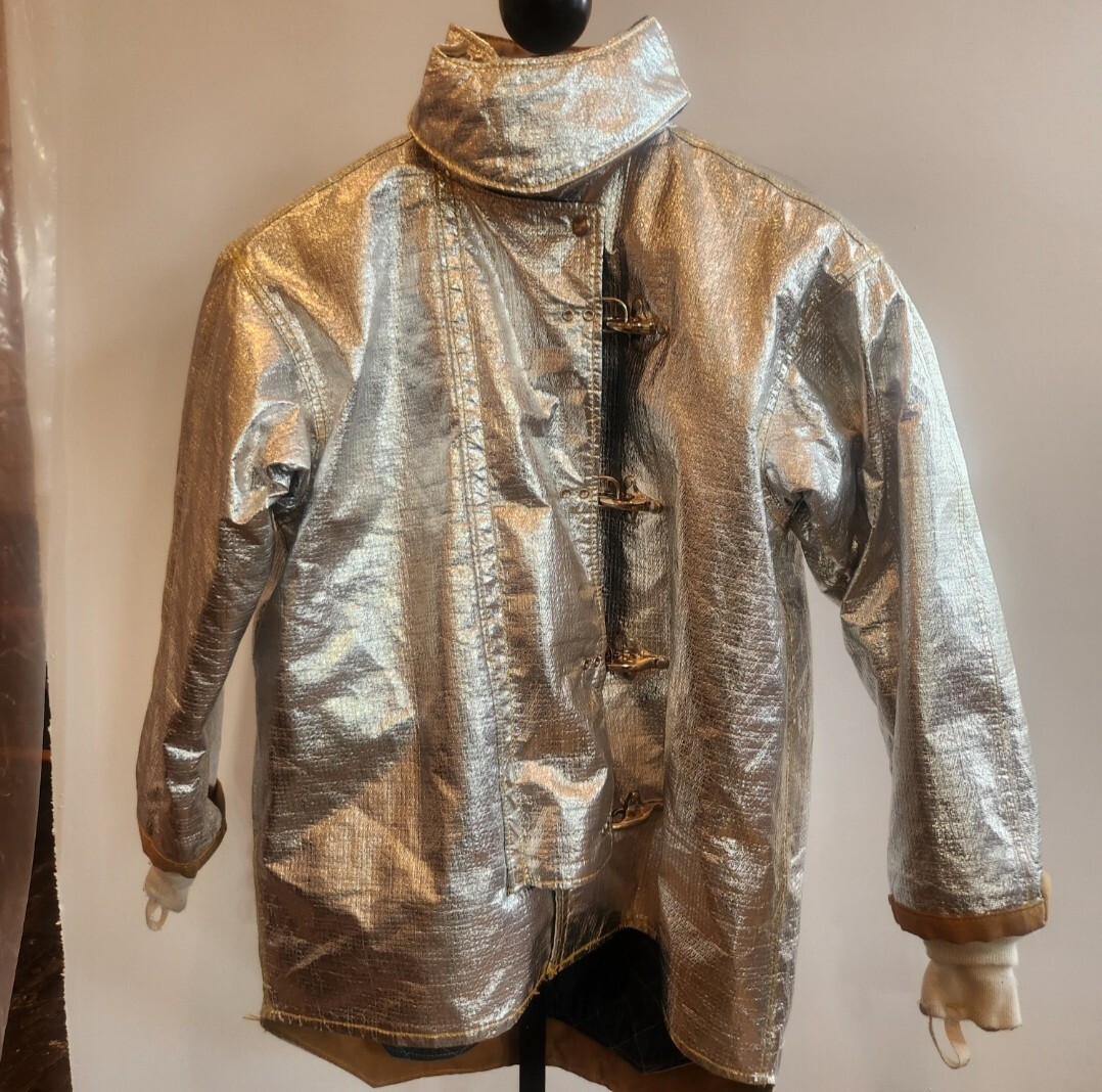 Honeywell Fireman's Aluminized Proximity Coat 42 Chest 30 Sleeve Firefighter