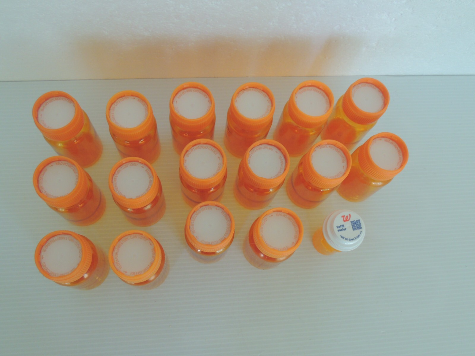 Amber Wide Opening Pill Bottles 16 Clean Plastic 4 inch with lid 1 3/4" wide