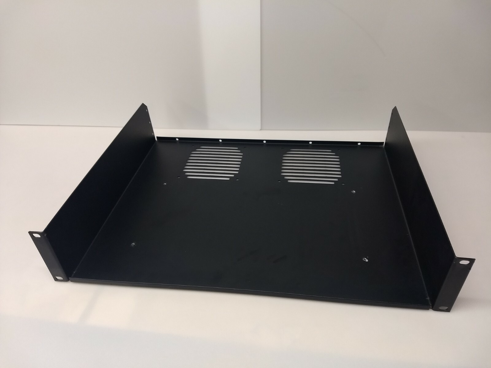 Atlas Sound: SH19-3A-052, 2 Unit, 19" Rack Vented Mount Shelf, Black