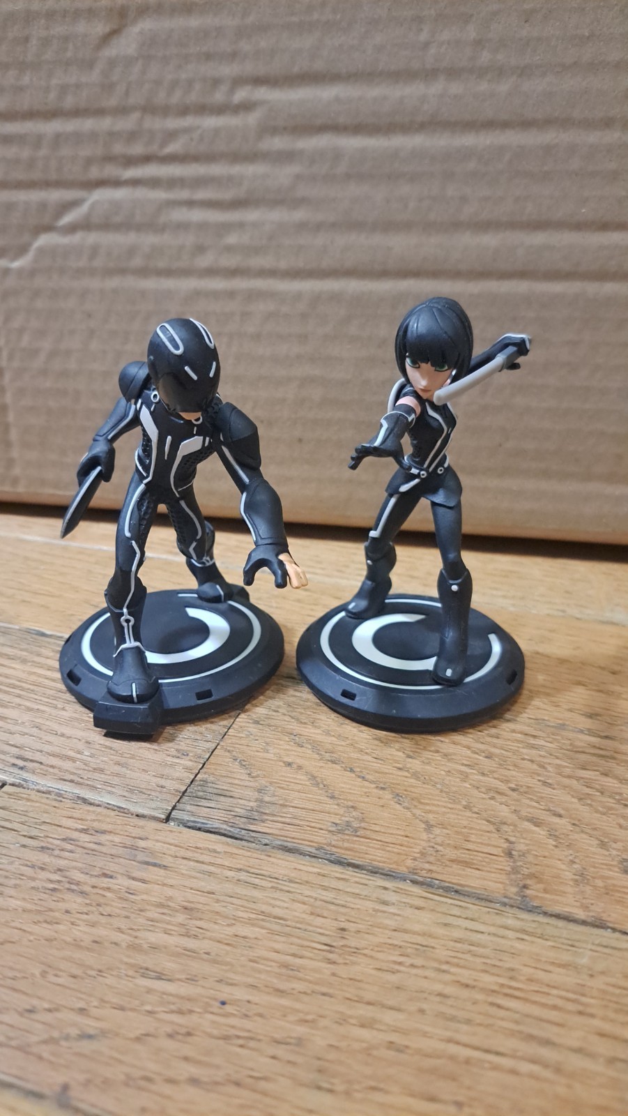 Disney Infinity 3.0 Tron Legacy Sam Flynn & Quorra Video Game Figures