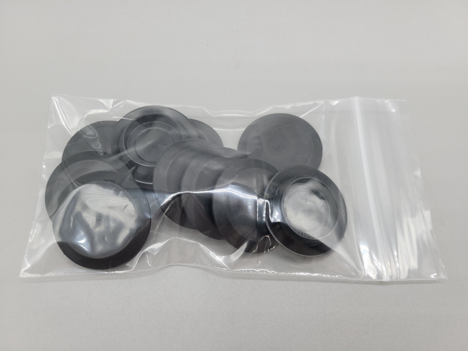 10 Pack Genuine NEW Niagara Brand Flexible 1" Black Plastic Hole Plugs SI 413