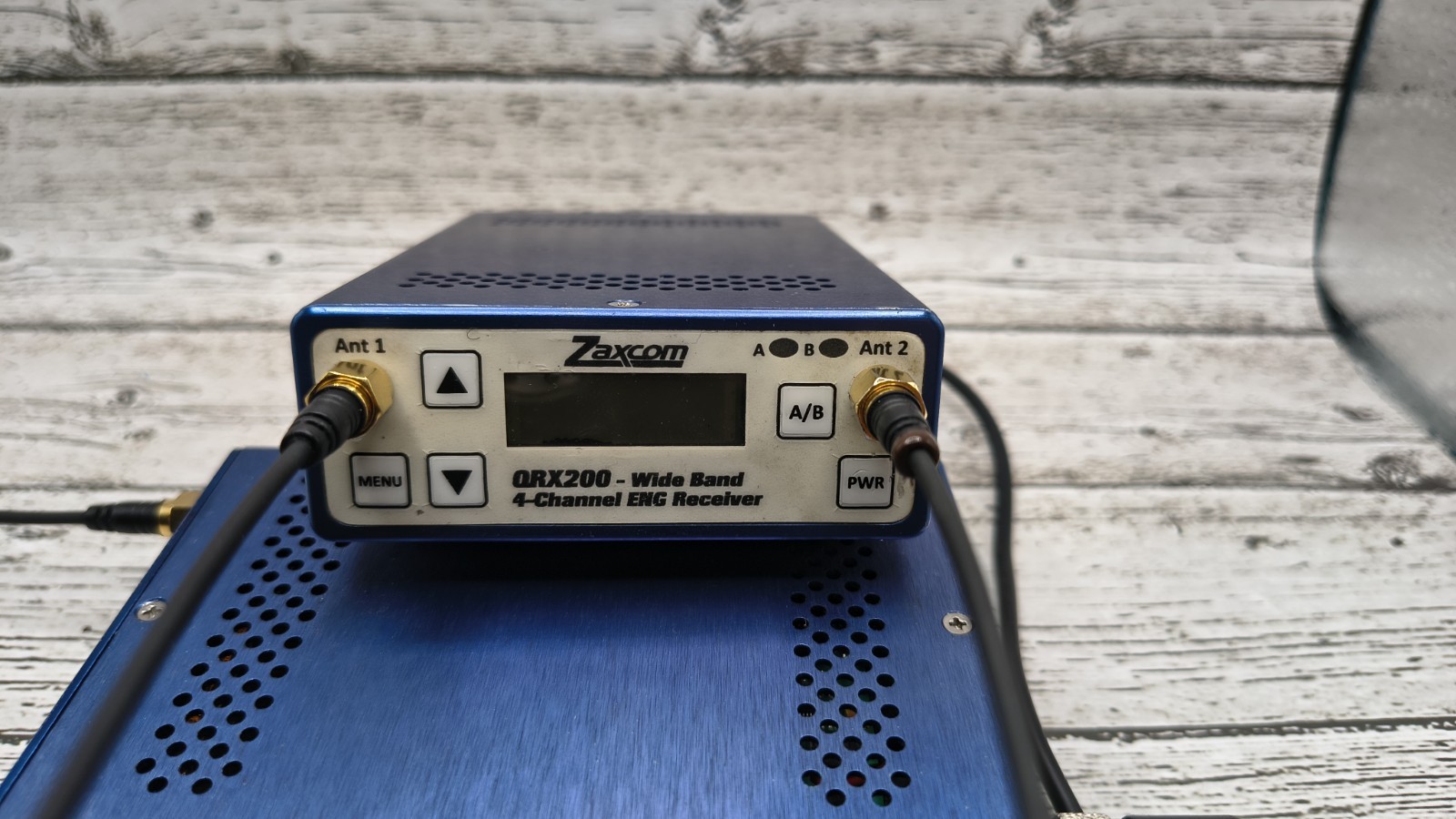 Zaxcom QRX200 (MPN QRX200) Wide Band 4-Channel ENG Receiver, Older screen