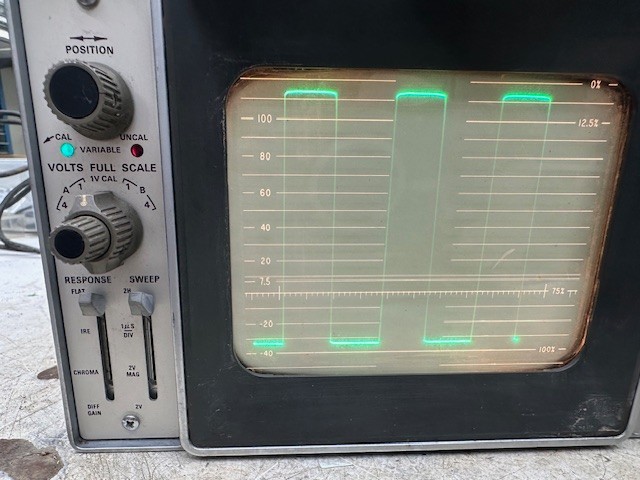 Tektronix type 528 waveform monitor