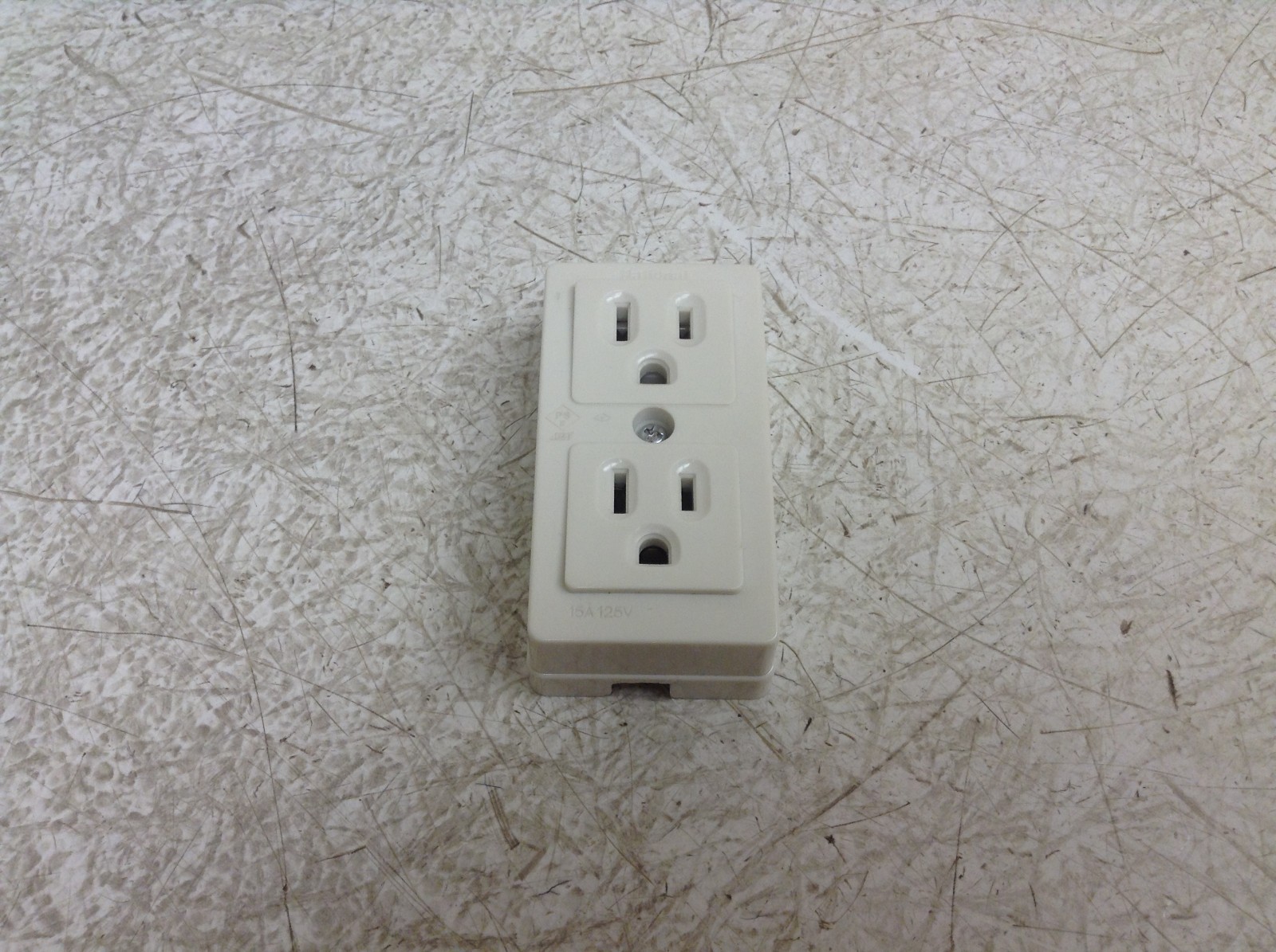 National WK3004 125 VAC 15 Amp Receptacle