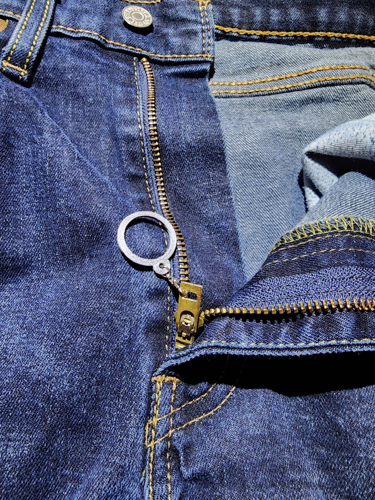 🌟 Introducing the ZipperGripper – The Solution to Keeping Your Fly Secure 🌟