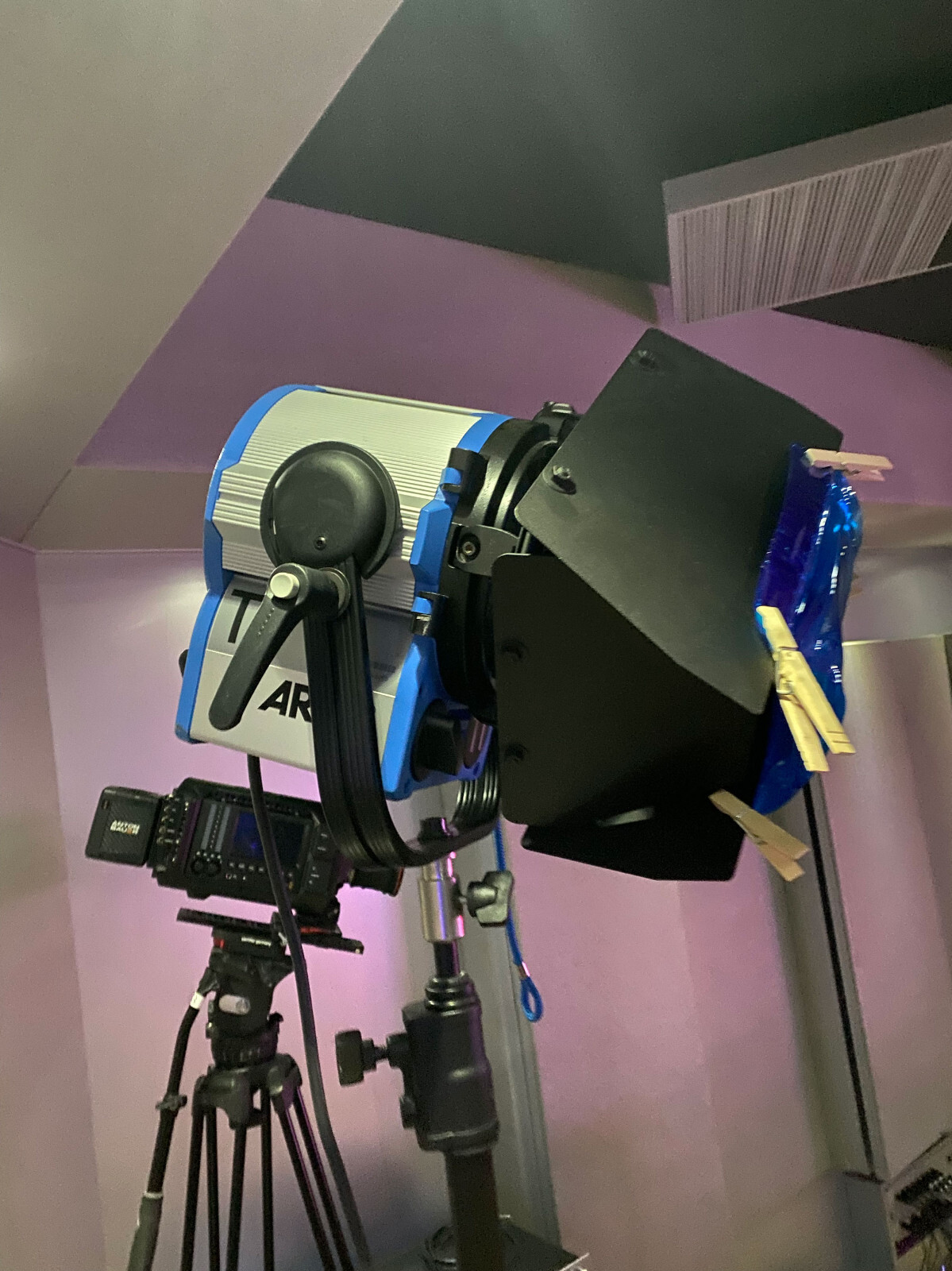 *MINT* ARRI 1000W T1 Fresnel - Video/Film Production Light