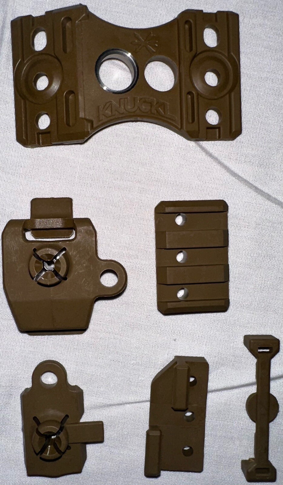 Unity Tactical KNUCKL Helmet Mount, FDE KNU-FKF