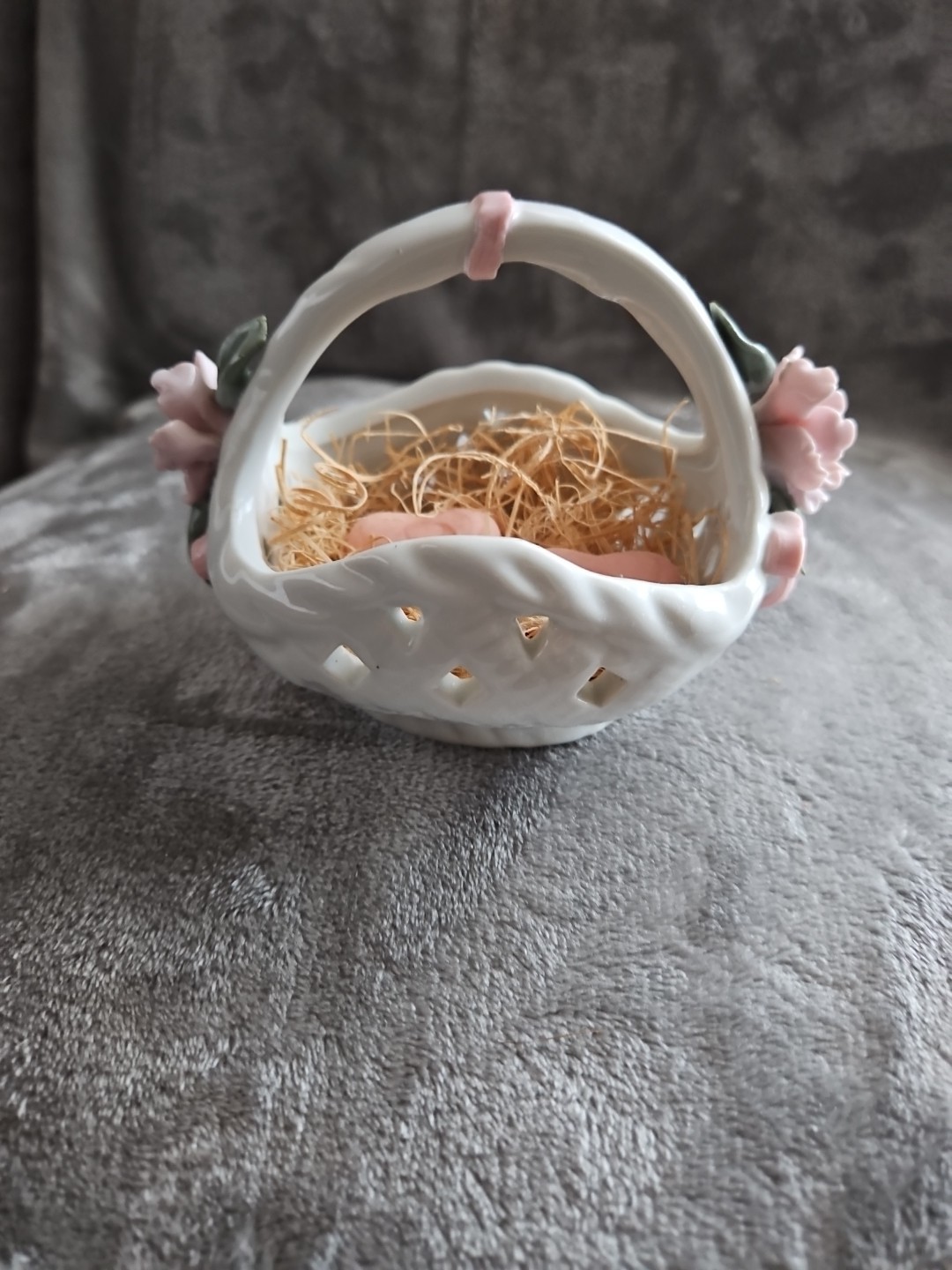 Ceramic Rose Lattice Floral Trinket Basket Excellent Condition