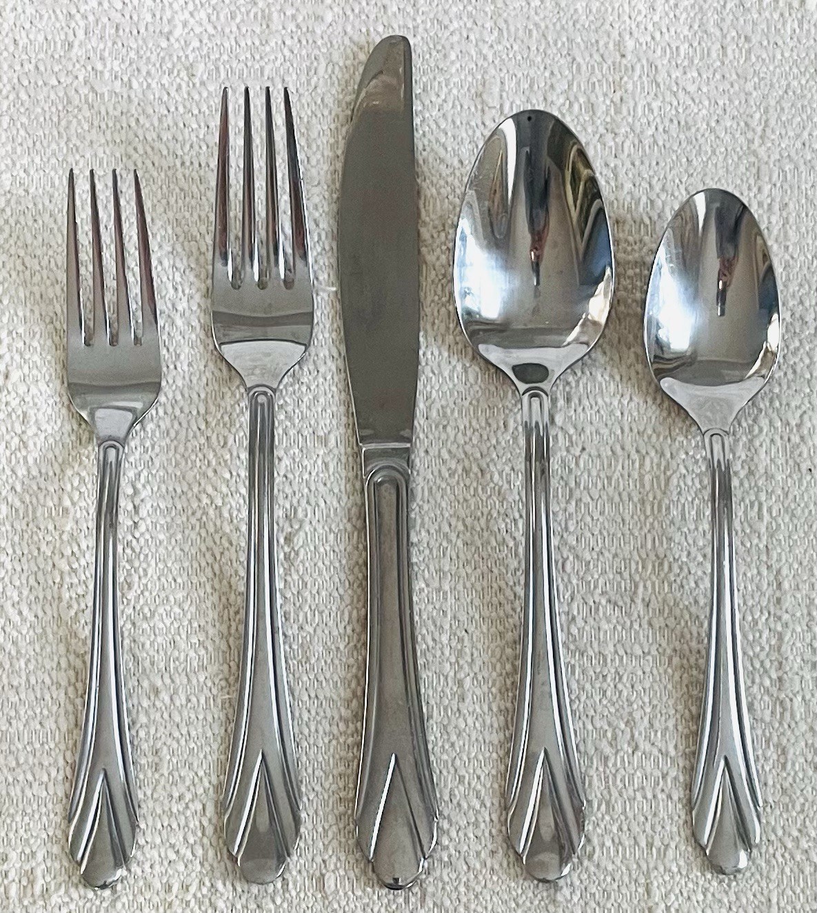 15 Piece Set Hampton Silversmiths Stainless IMPRESSIONS MIRROR