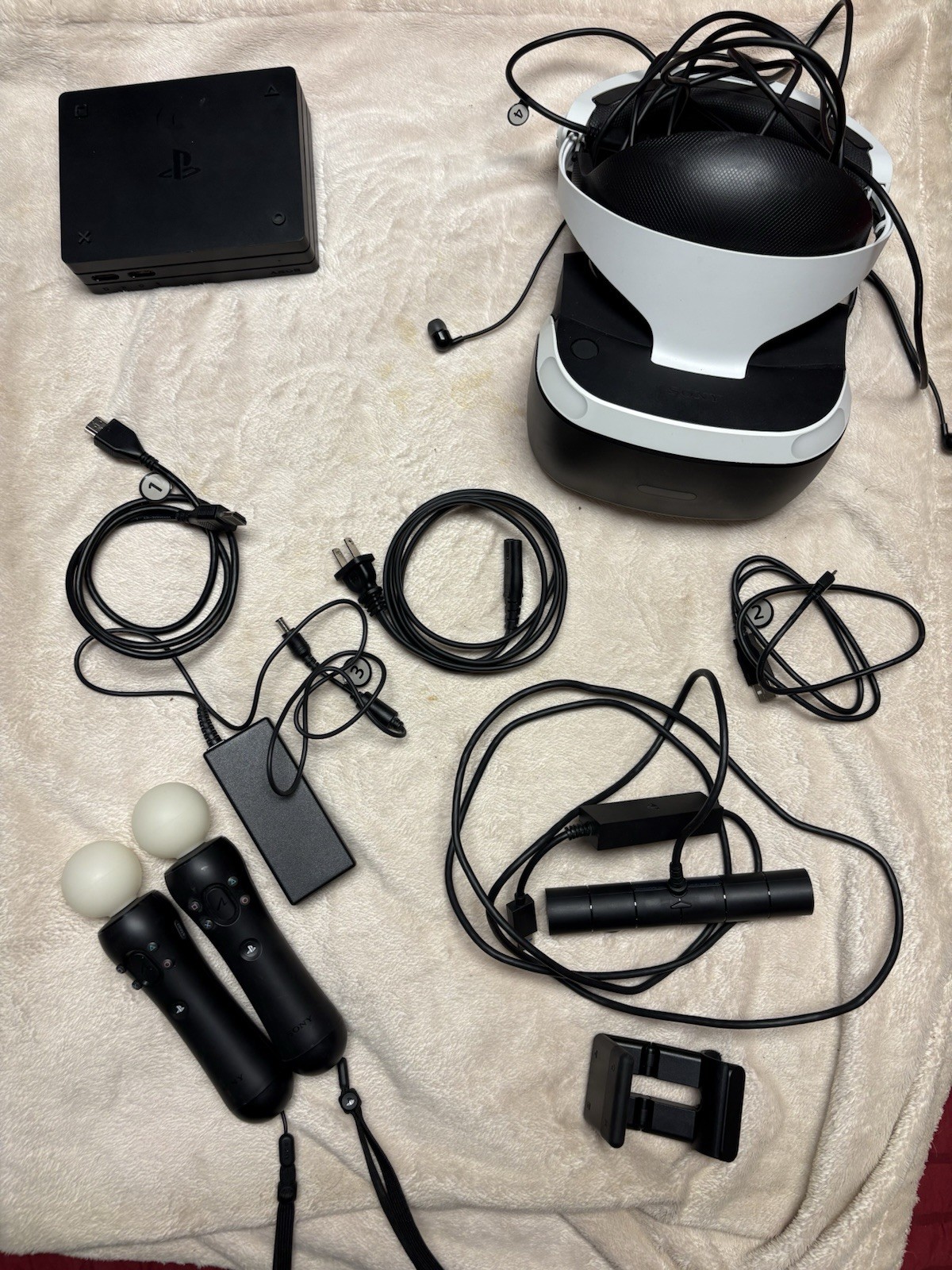 Sony PlayStation VR PSVR Headset Bundle w/ Camera & 2 Move Controllers