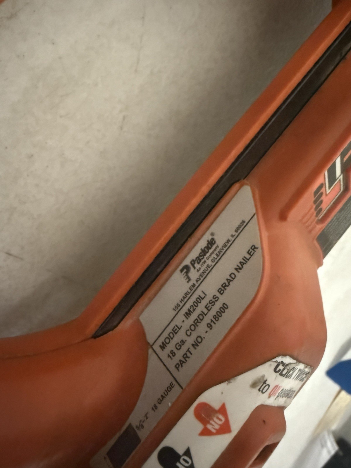 Paslode IM200Li 18 Ga Brad Nailer