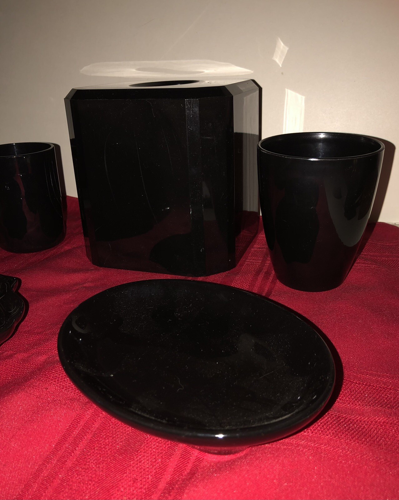 BLACK 5PC BATHROOM SET TISSUE COVER TOOTHBRUSH CUPS SHELL SHAPED SOAP HOLDER