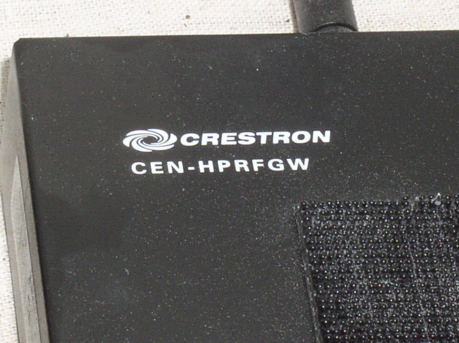 2 GOOD USED CRESTRON CEN-HPRFGW EXTENDED RANGE RF WIRELESS GATEWAY WITH ANTENNA