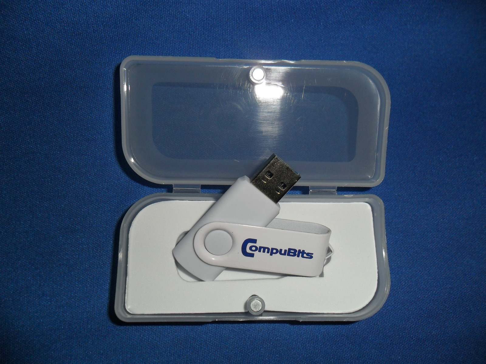 32GB USB - USB 3.0 FLASH DRIVE -  BRAND NEW