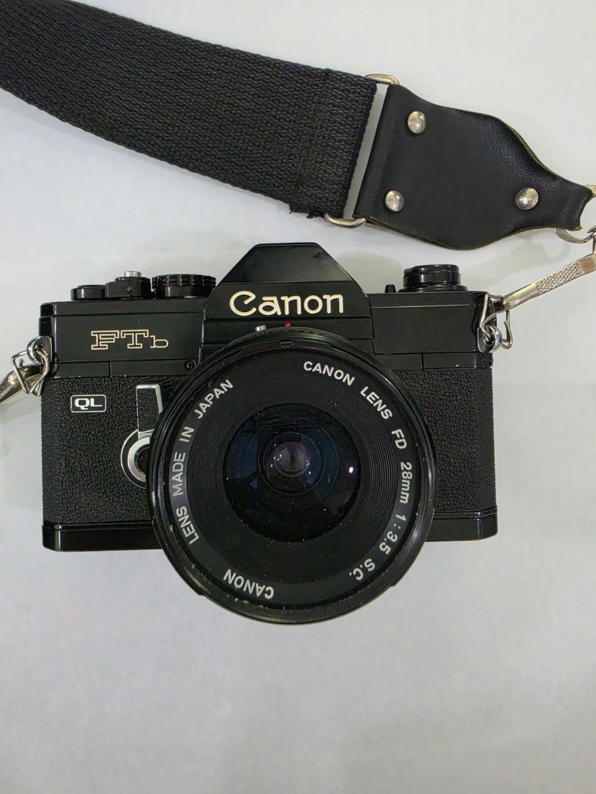Canon FTb QL SLR 35mm Film Camera Black w  Lens FD 28mm 1:35 & 75-300mm