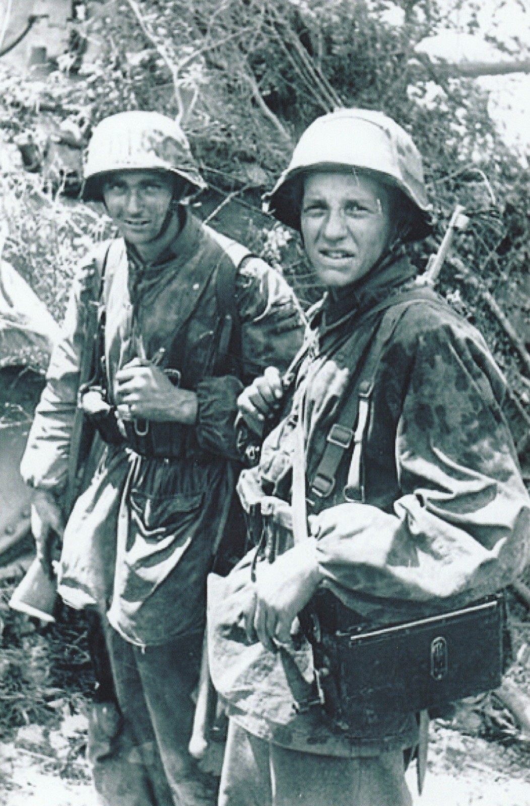 WW II  German  Photo --  German  Soldiers