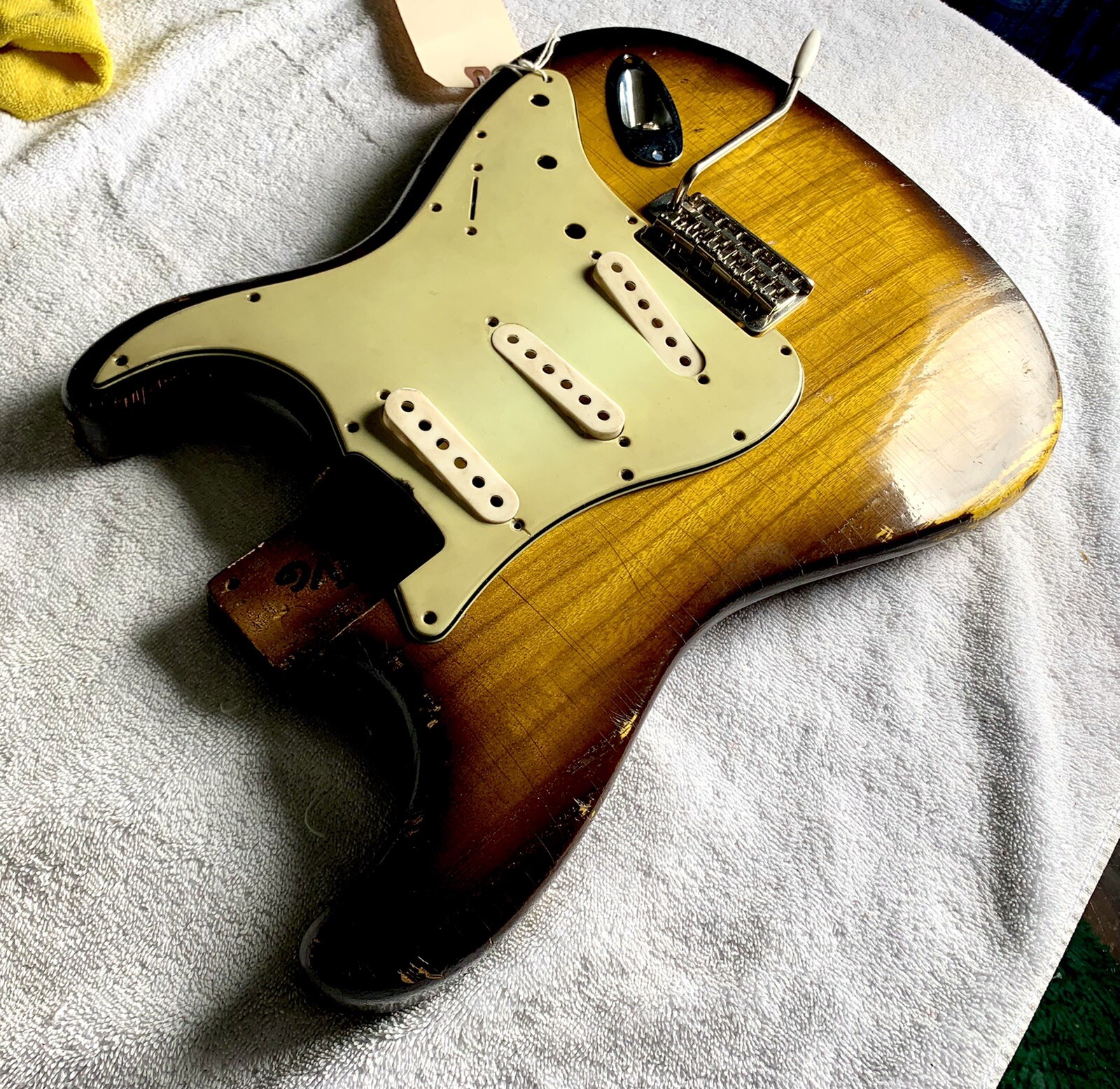 JVG ST BODY RELIC NITRO Lacquer  2 Tone BURST  includes PICKGUARD     JVGuitars