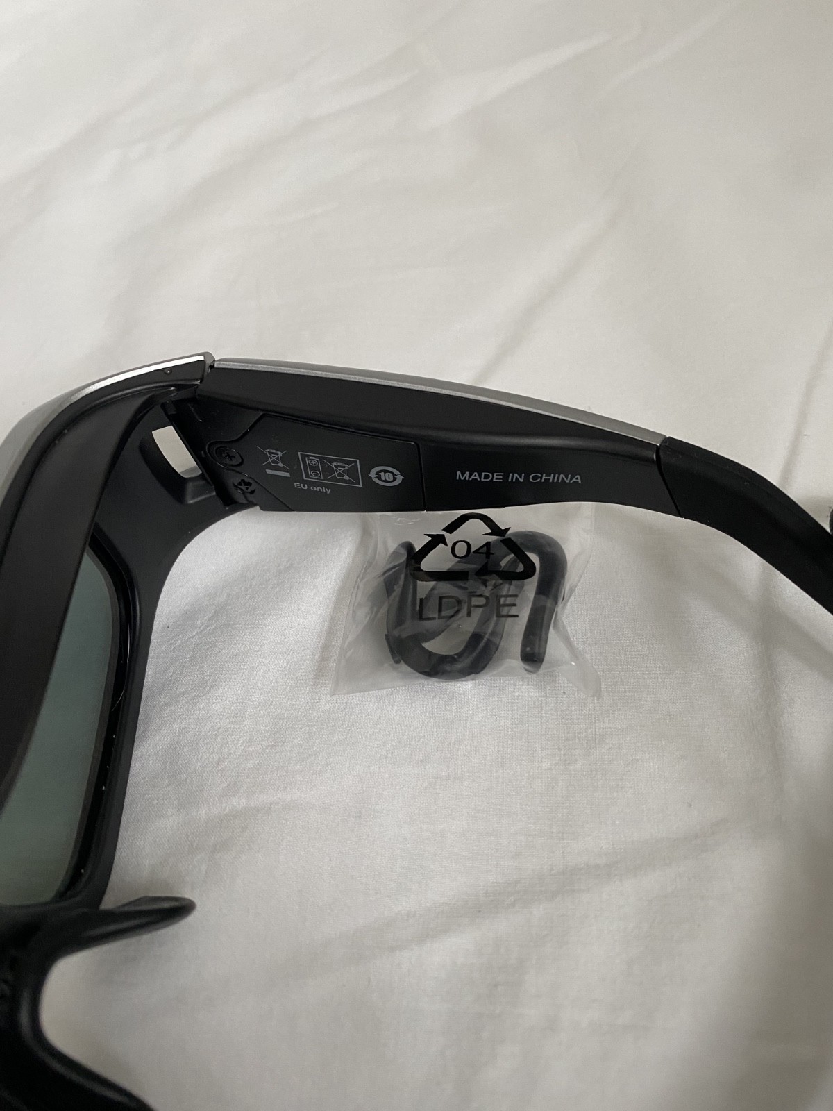 Sharp AN-3DG10 Black/Silver Battery Powered Active Matrix Flat/Fixed 3D Glasses