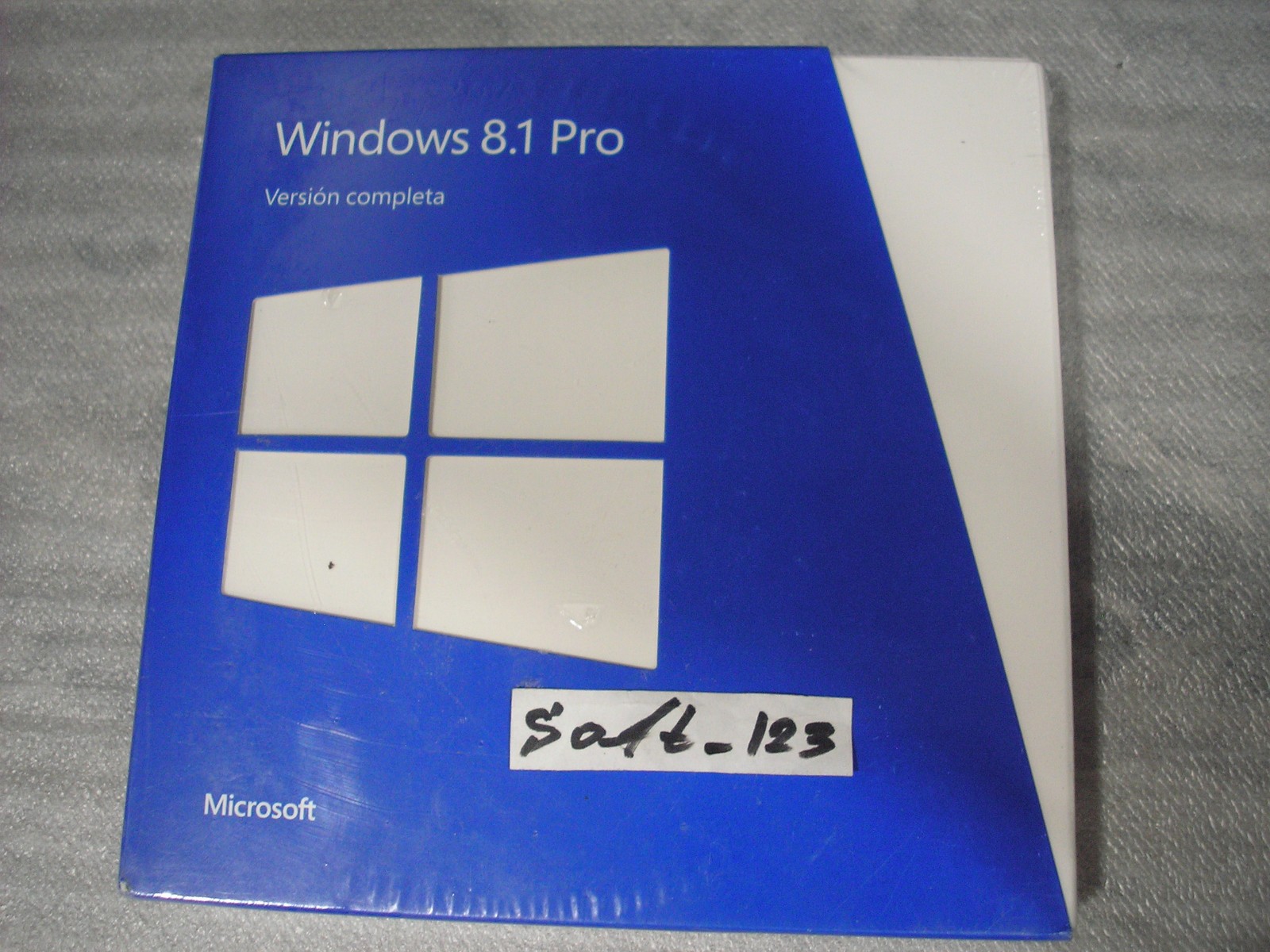 Microsoft Windows 8.1 Pro Full Spanish Version 32 & 64Bit DVDs =SEALED BOX=