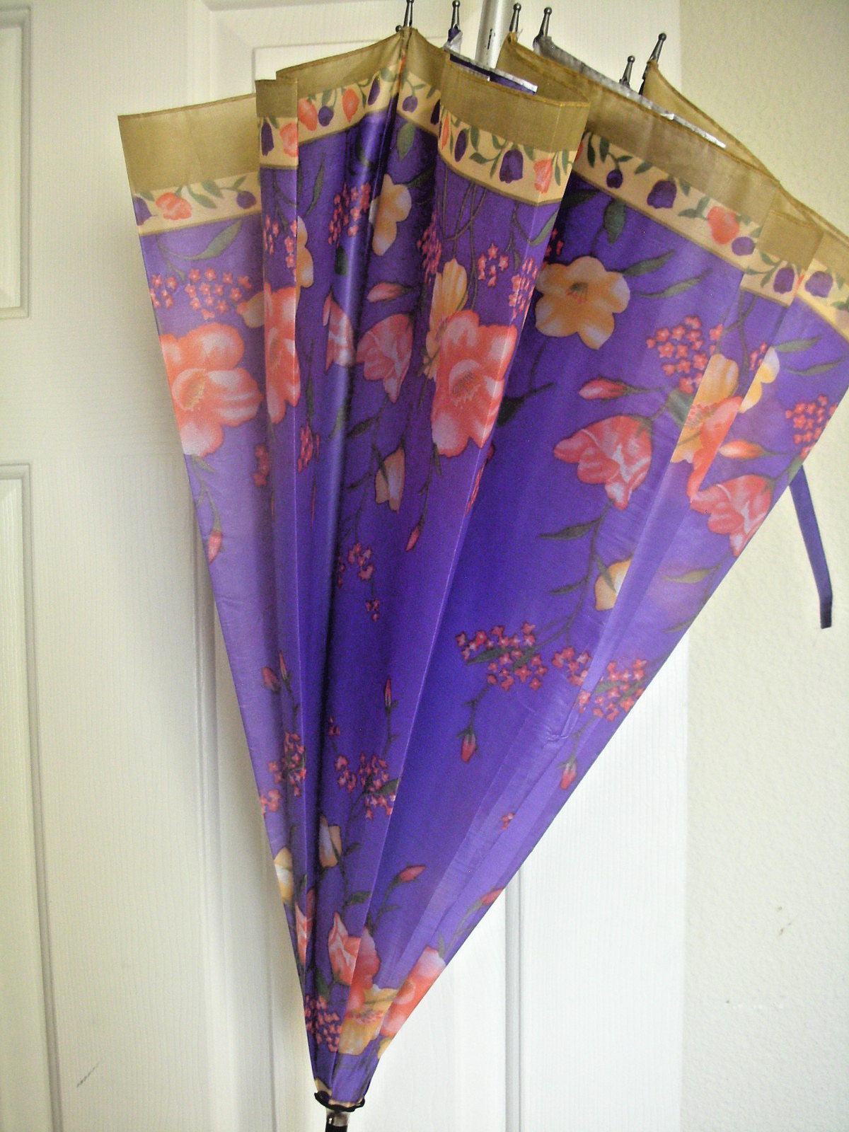 Large 42 inch Diameter Pretty Purple Flowered Umbrella
