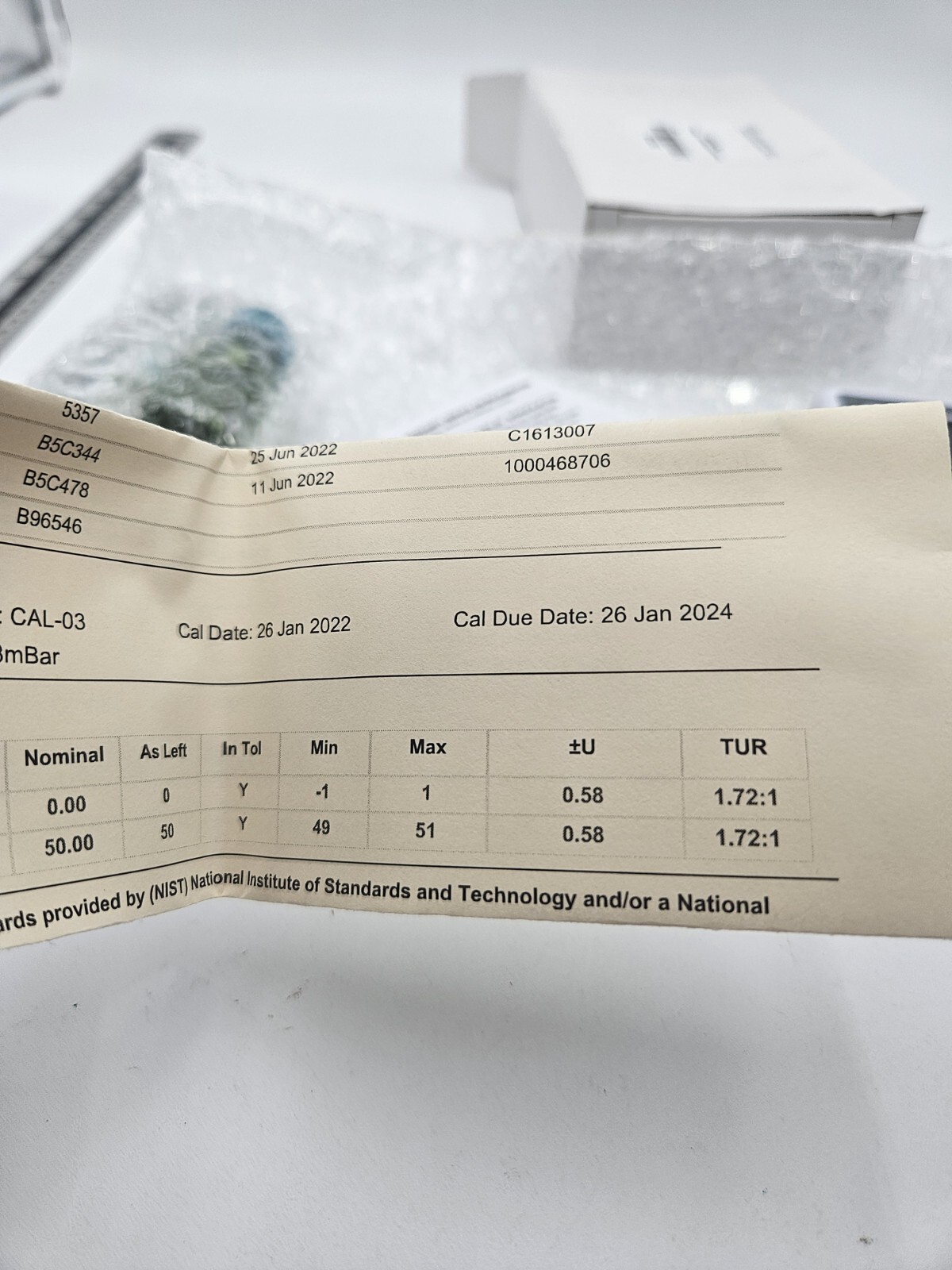 TRACEABLE 4127 Digital Thermometer, ±1°C Temperature 3ktu9