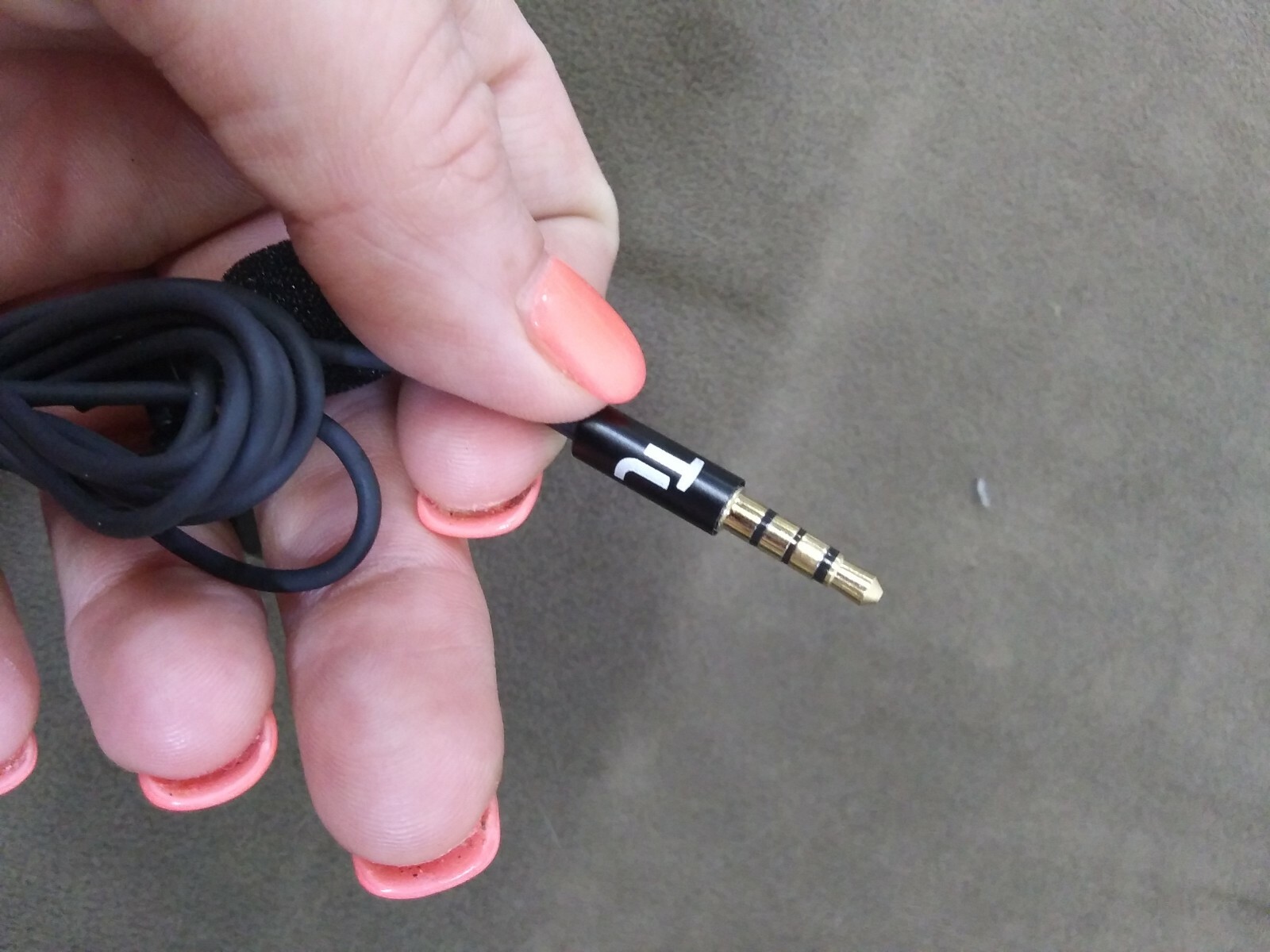 Techno Lab Lavalier Microphone bonus pouch by MIE