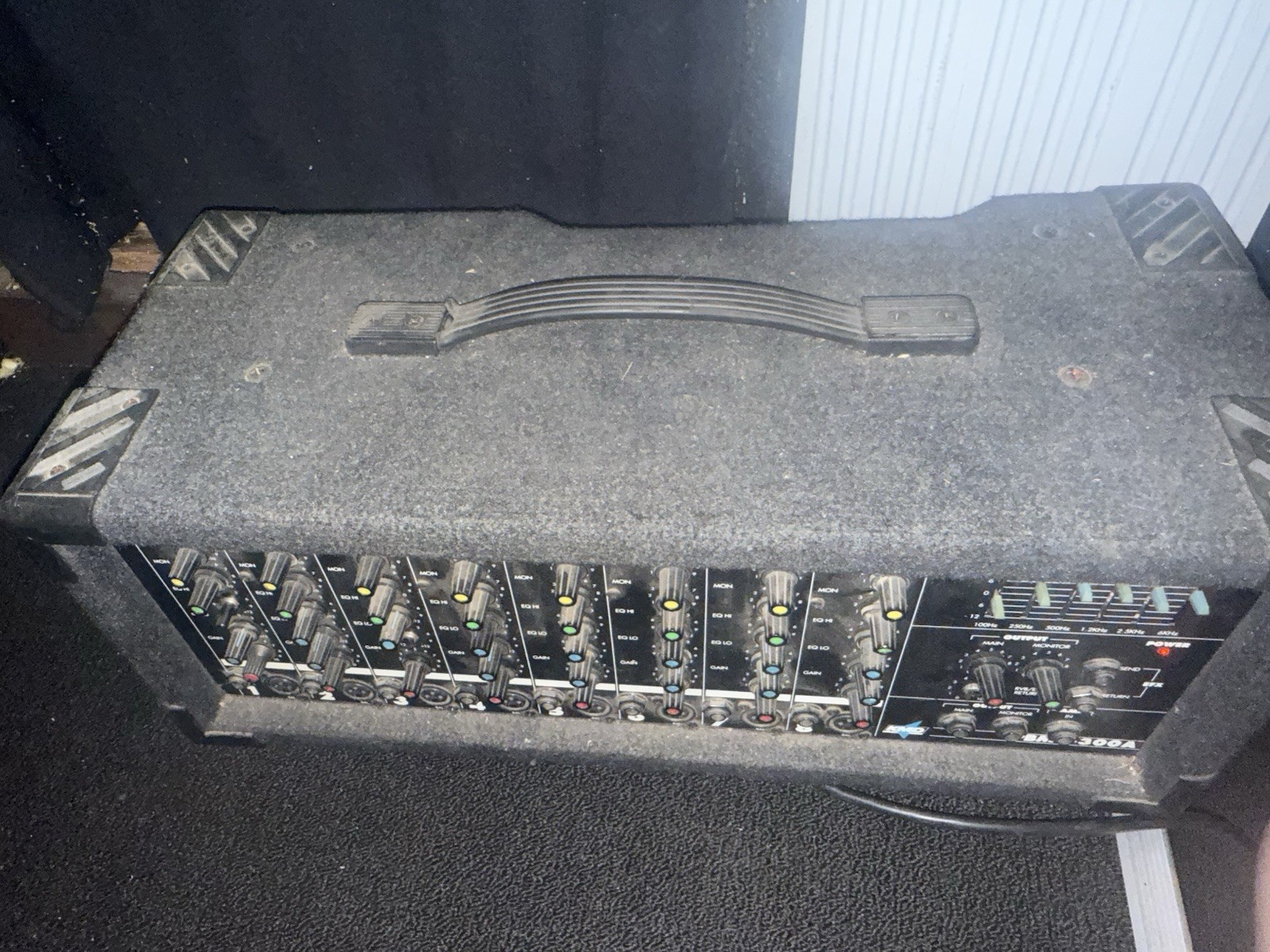 KMD PBM8- 300A Powered Mixer Equalization Black
