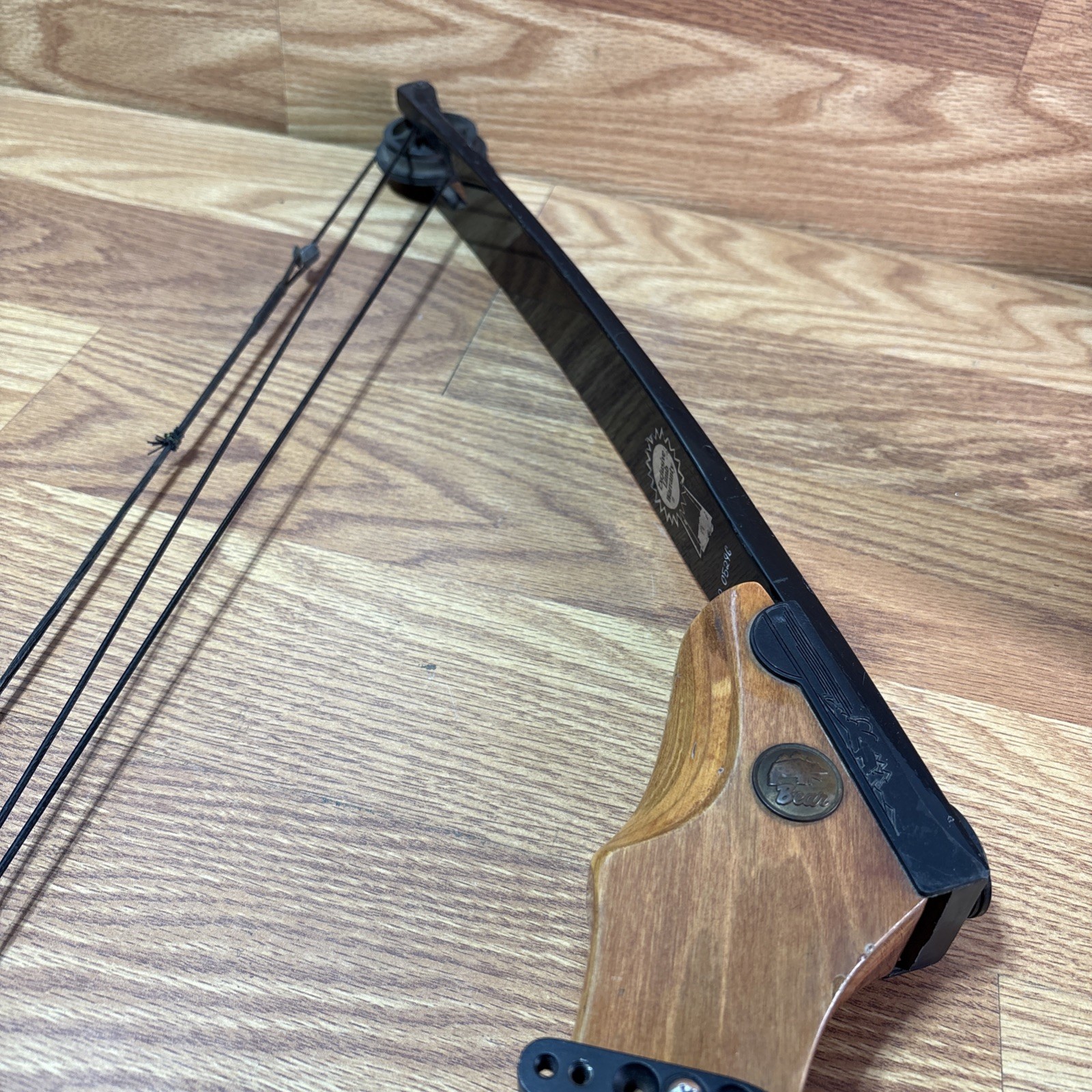 Archery Compound Bow Bear Kodiak Magnum Amo Compound String Length 37” RH