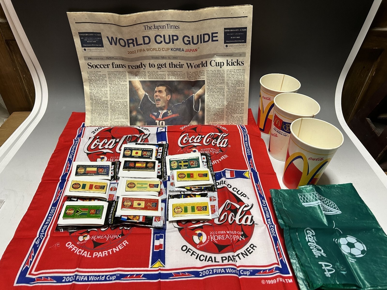 McDonalds Coke #29 NOS Coca-Cola 2002 FIFA World Cup Lapel Pin Badge Bandana Lot