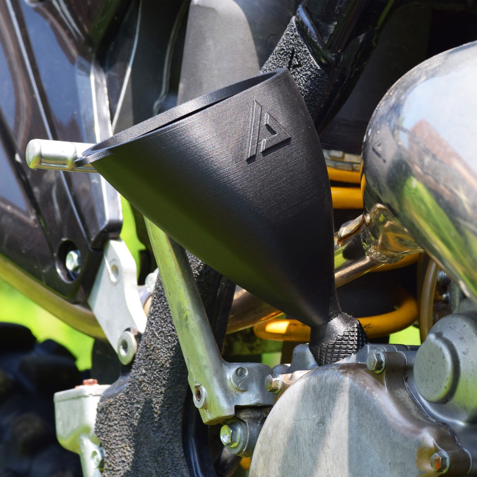 Suzuki RMZ250 RMZ450 Threaded High Flow Dirt Bike Oil Funnel │Adrenaline Addicts