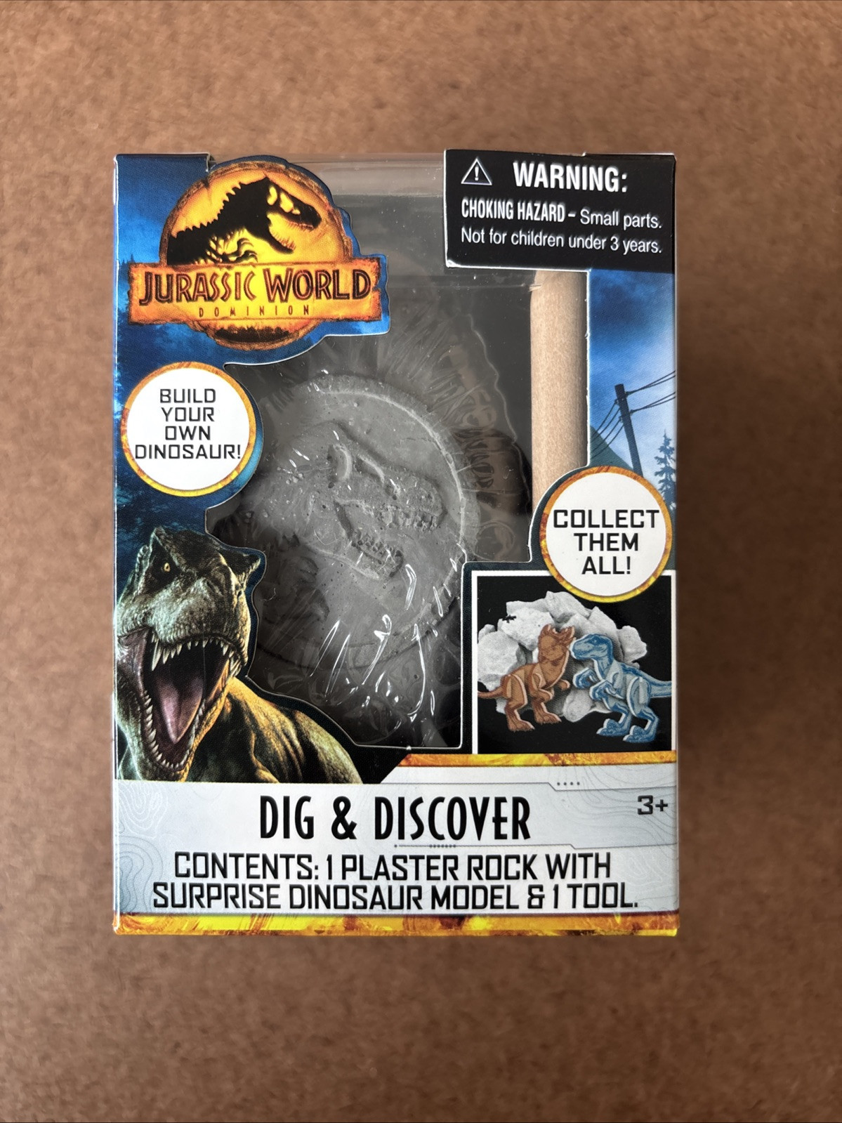 Jurassic World Dominion Dig & Discover Dino Includes Plaster Rock, Tool & Model