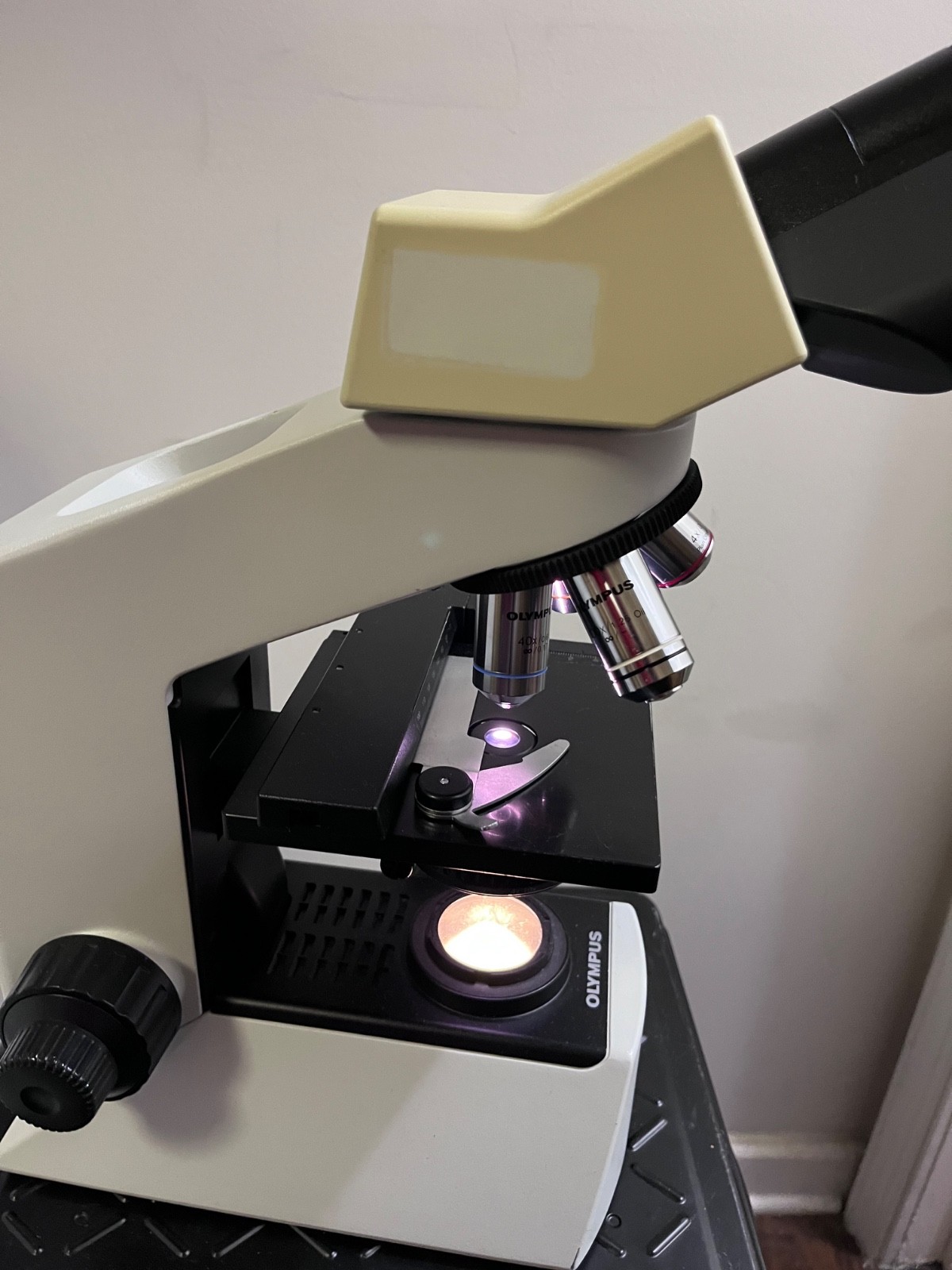OLYMPUS CX21FS1 BINOCULAR MICROSCOPE PLAN 4 10 40 100 OBJECTIVES Olympus CX21