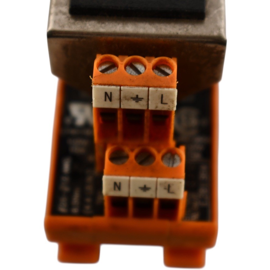 Weidmuller 9915480000 RS-SIMPLEX DIN Rail Single AC Outlet 120V 15A