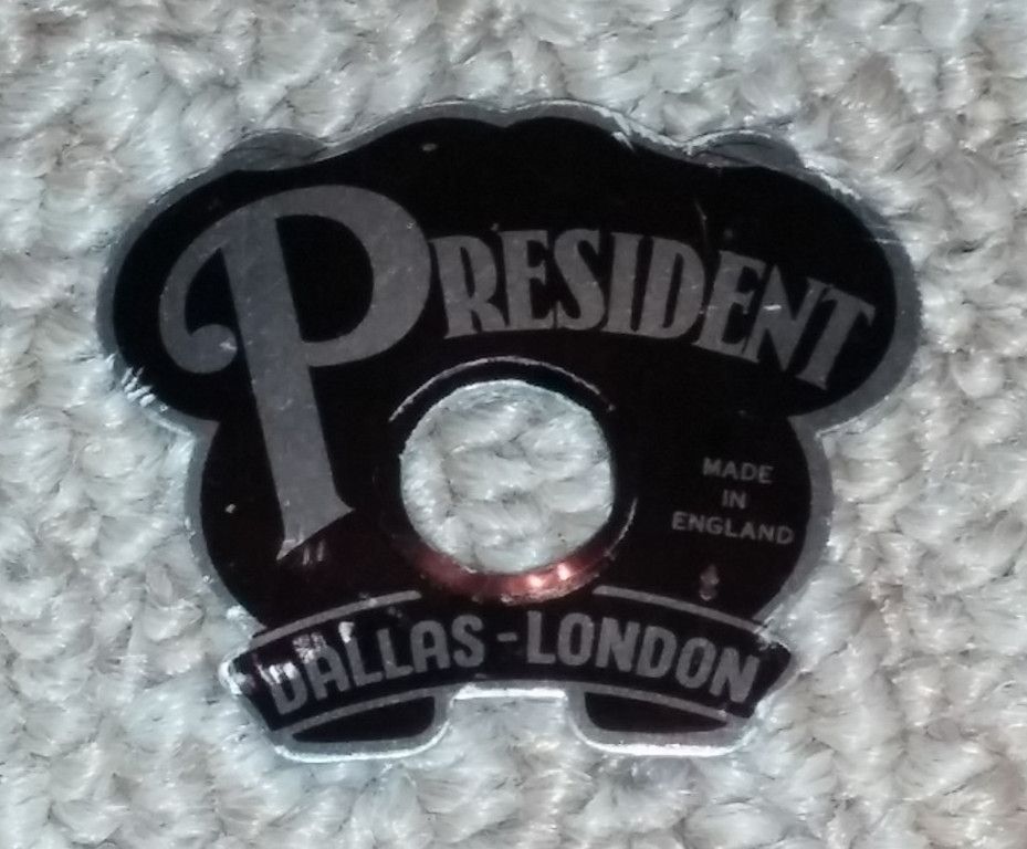 Vintage President Dallas London Drum Badge (453)