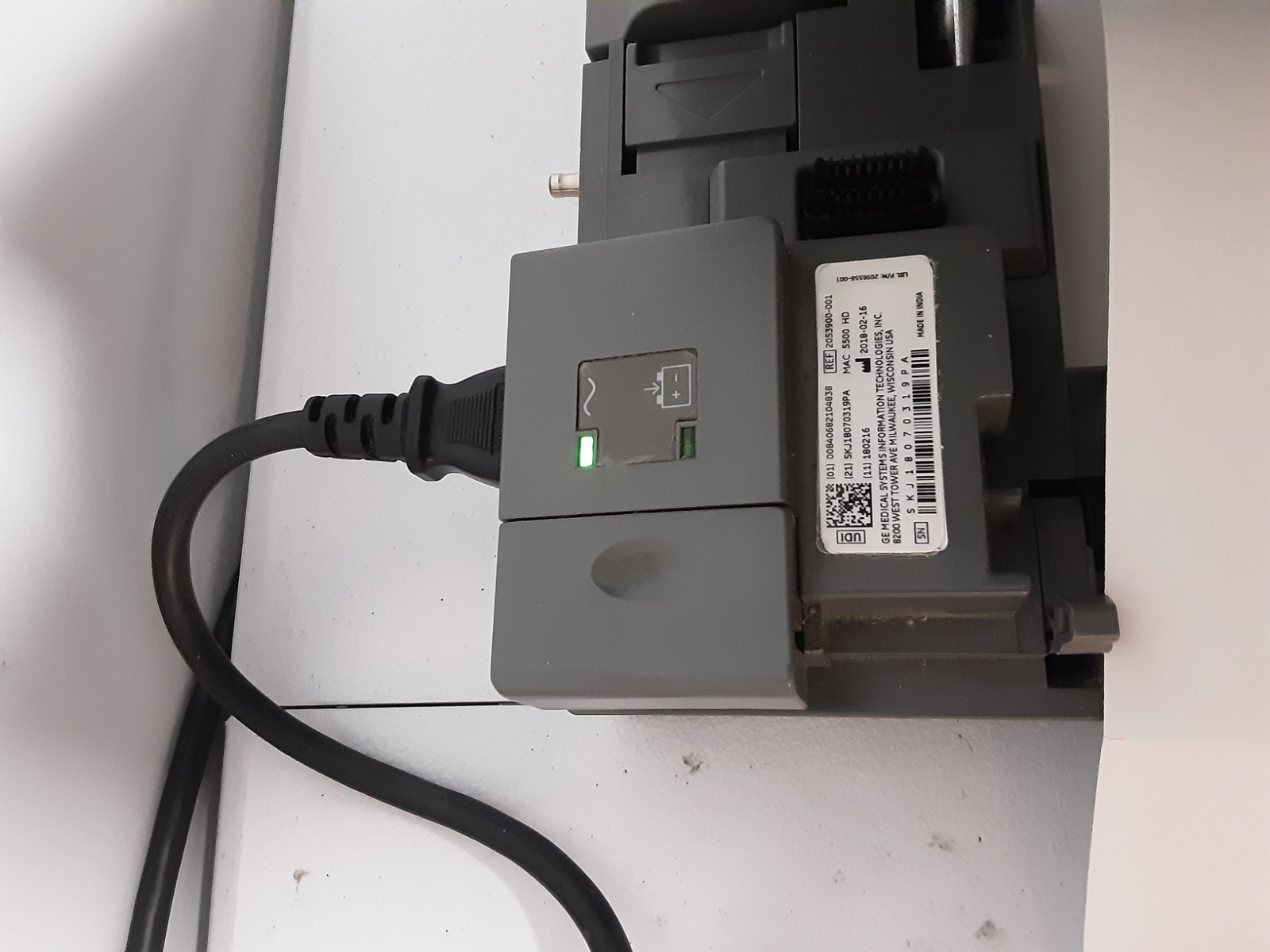 GE MAC 5500 HD EKG , with all accessories 60 day free waranty and retun incl