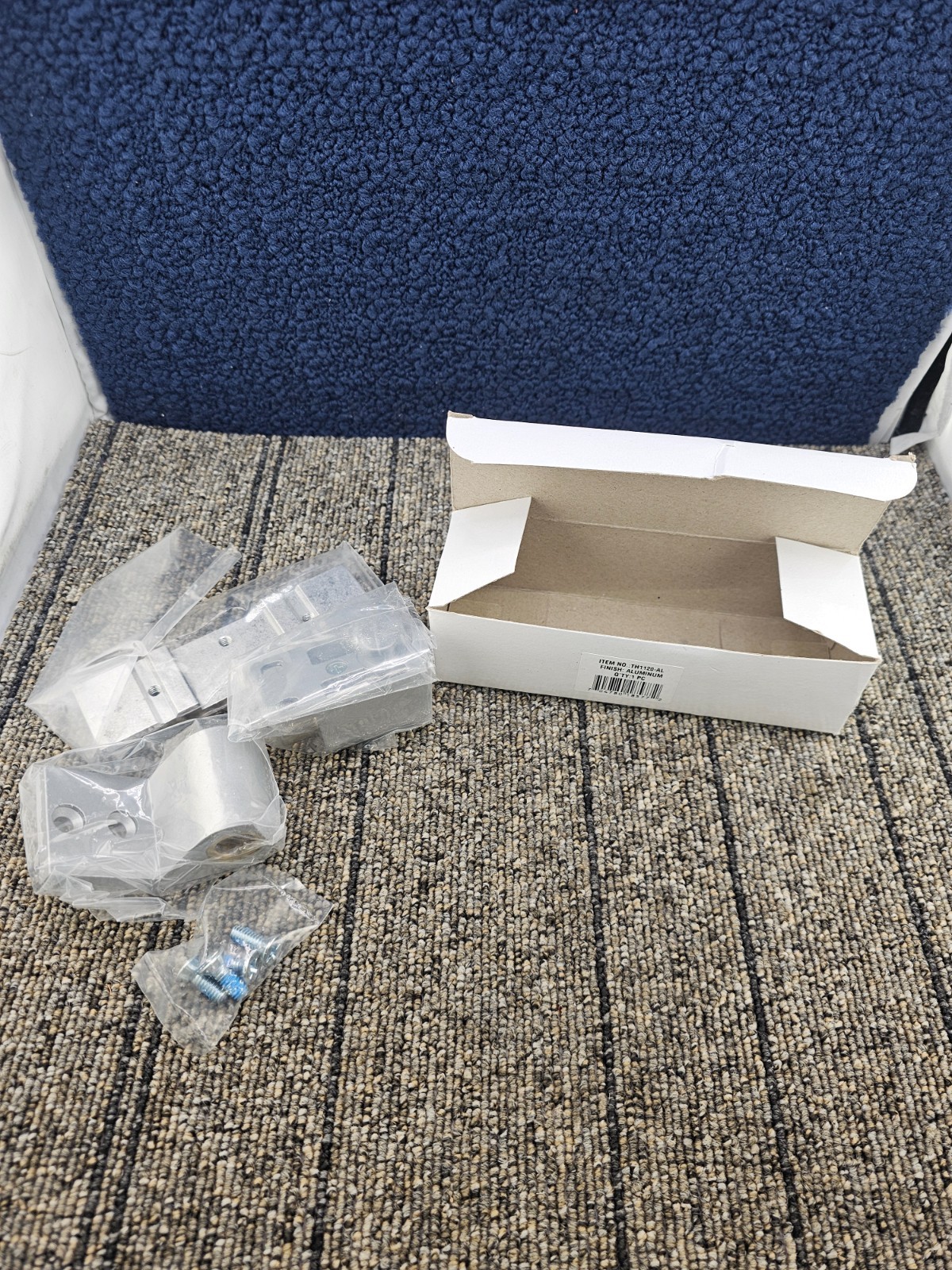 TH1120-AL:  Intermediate Arch/Amarlite Styled Pivot in an Aluminum Finish