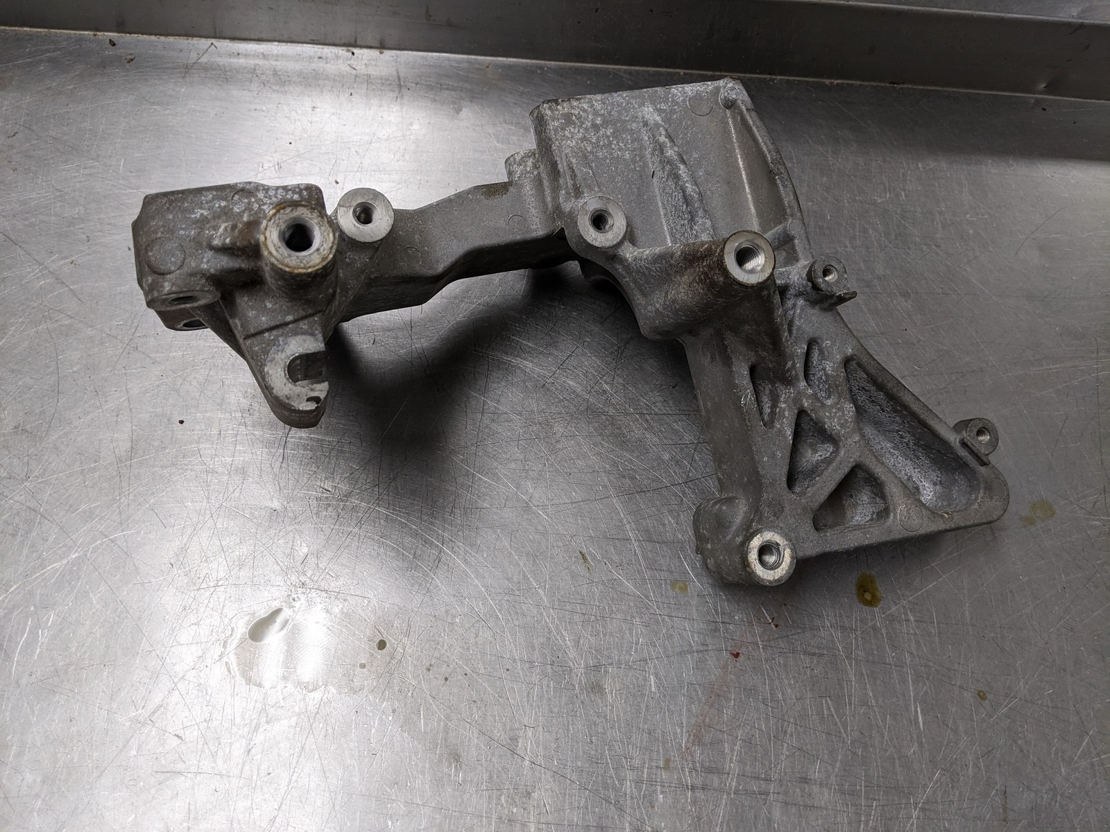 Accessory Bracket For 16-18 Jeep Cherokee 2.4